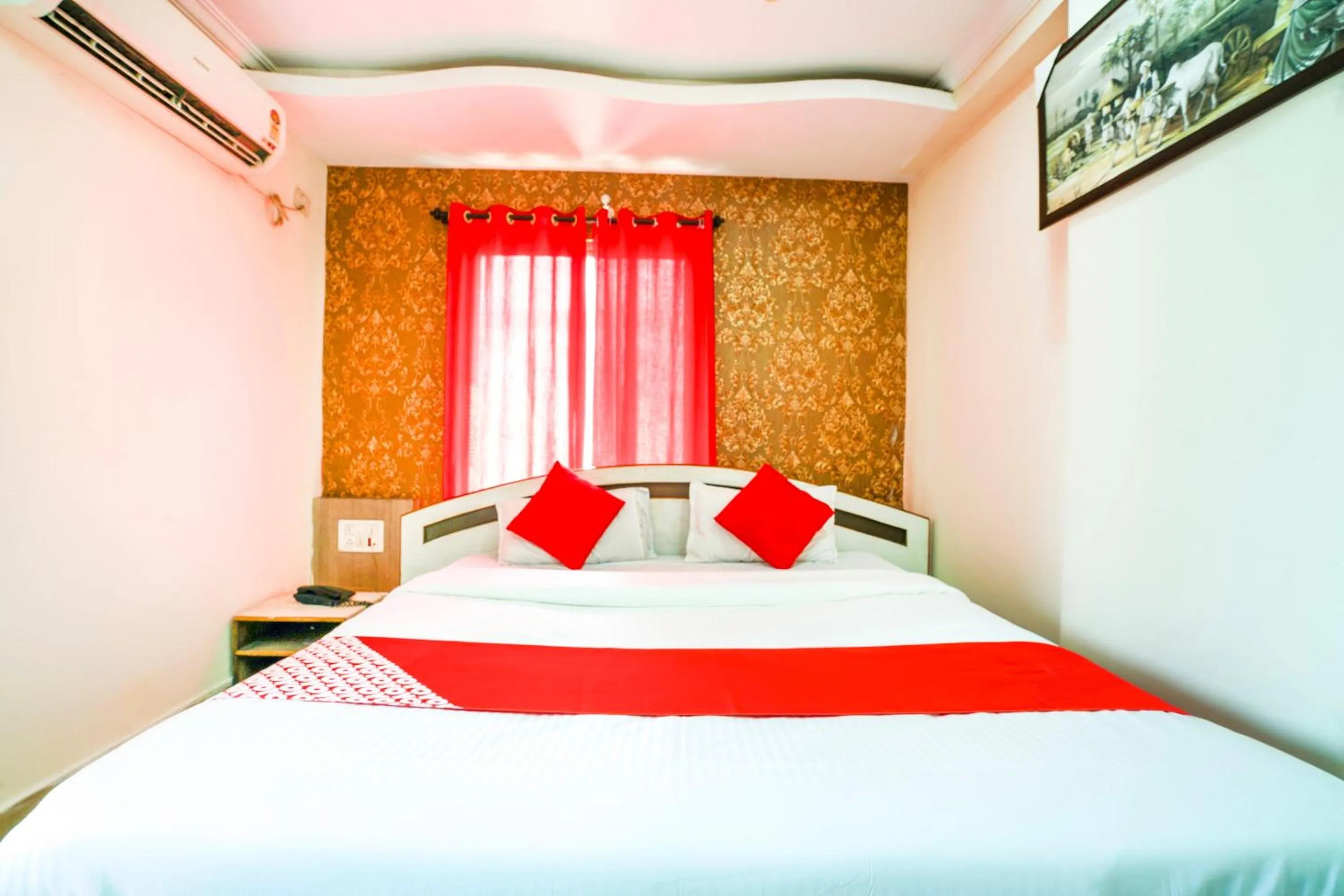 Bedroom, Bed in SPOT ON Hotel Hyderabad Continental