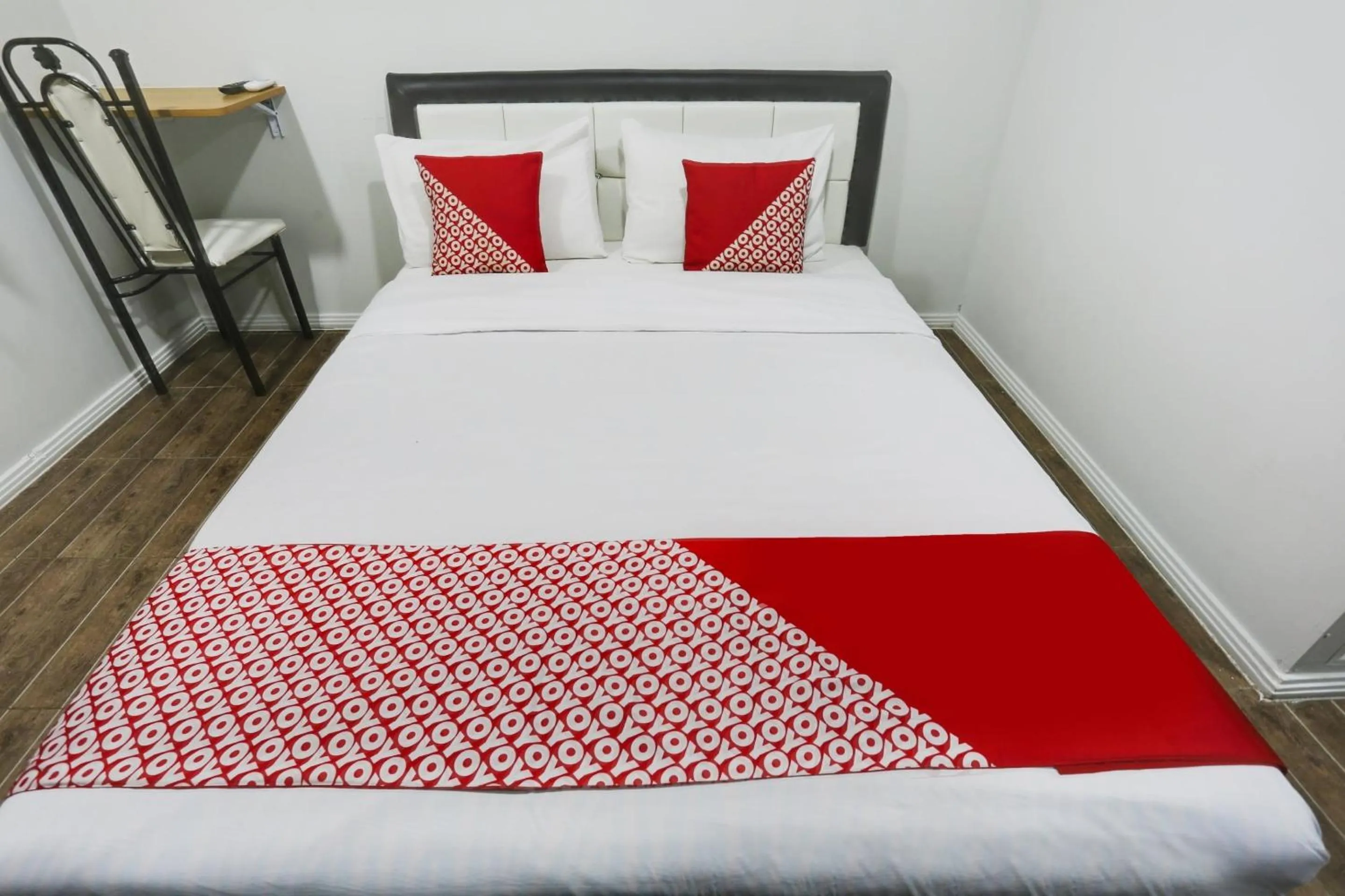 Bedroom, Bed in Capital O 3300 Nadjara Residence Syariah