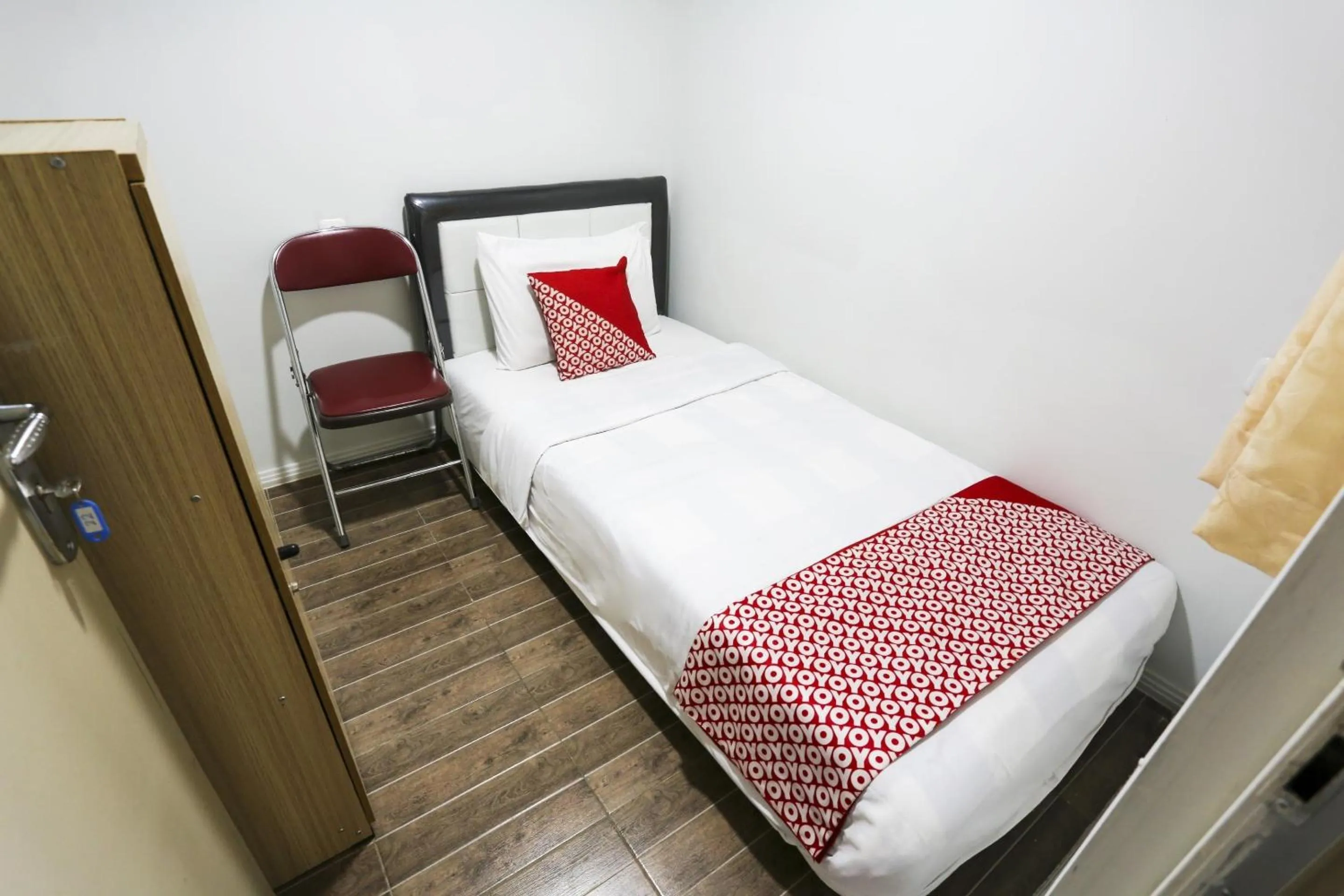 Bedroom, Bed in Capital O 3300 Nadjara Residence Syariah