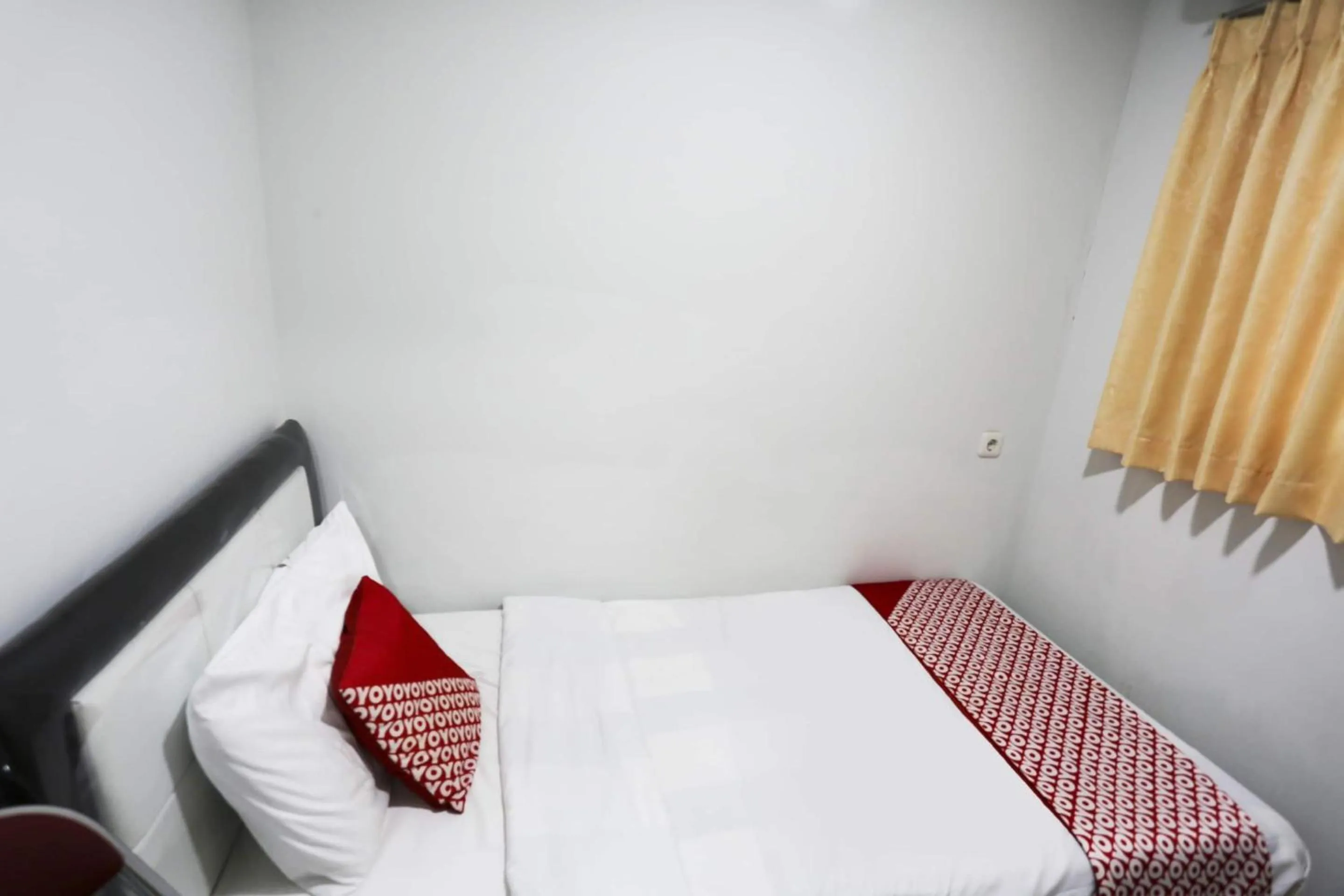 Bedroom, Bed in Capital O 3300 Nadjara Residence Syariah