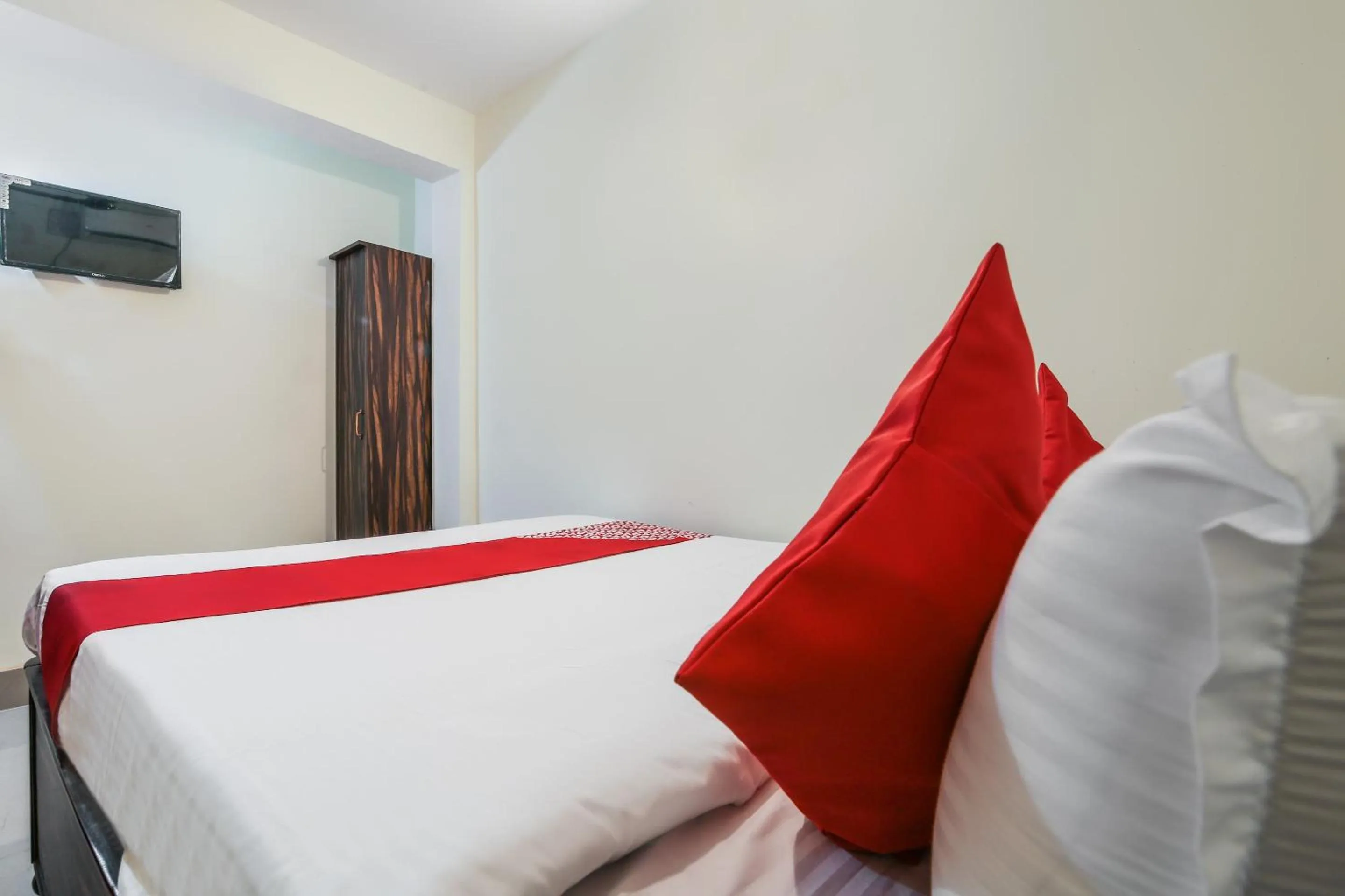 Bedroom, Bed in Super Hotel O Lokenath