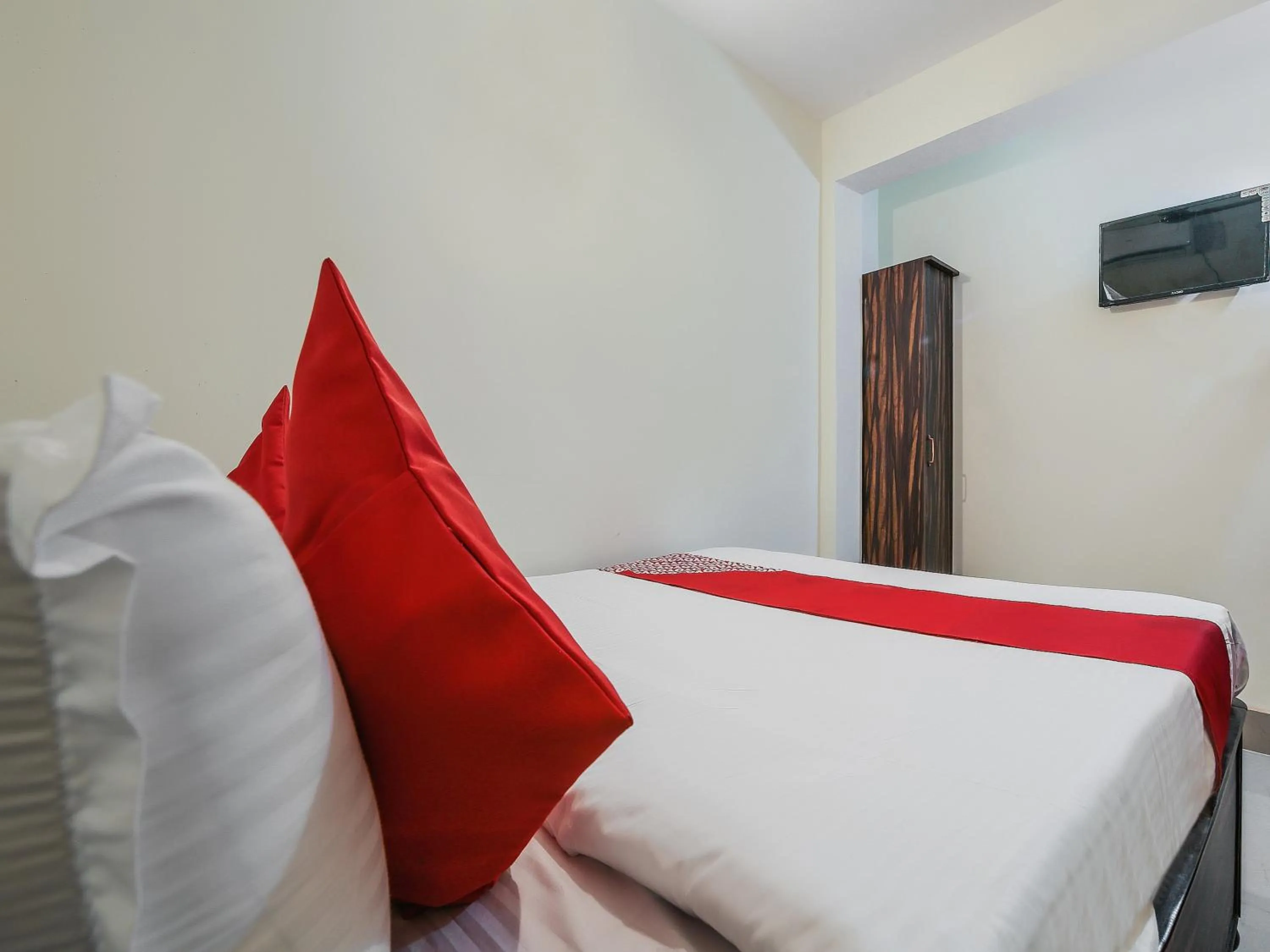 Bedroom, Bed in Super Hotel O Lokenath