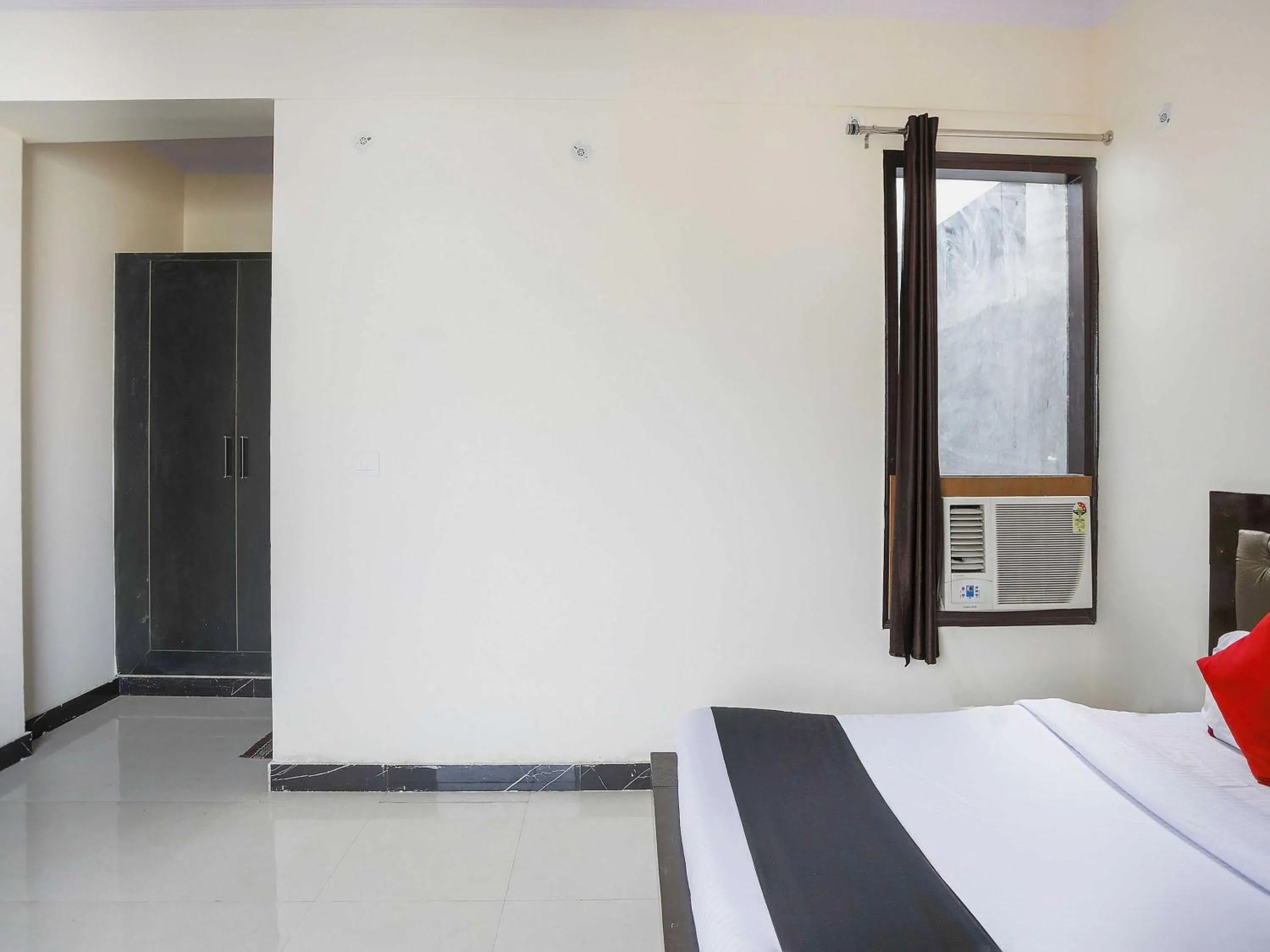 Bedroom in Hotel O GRANDEUR HOTEL