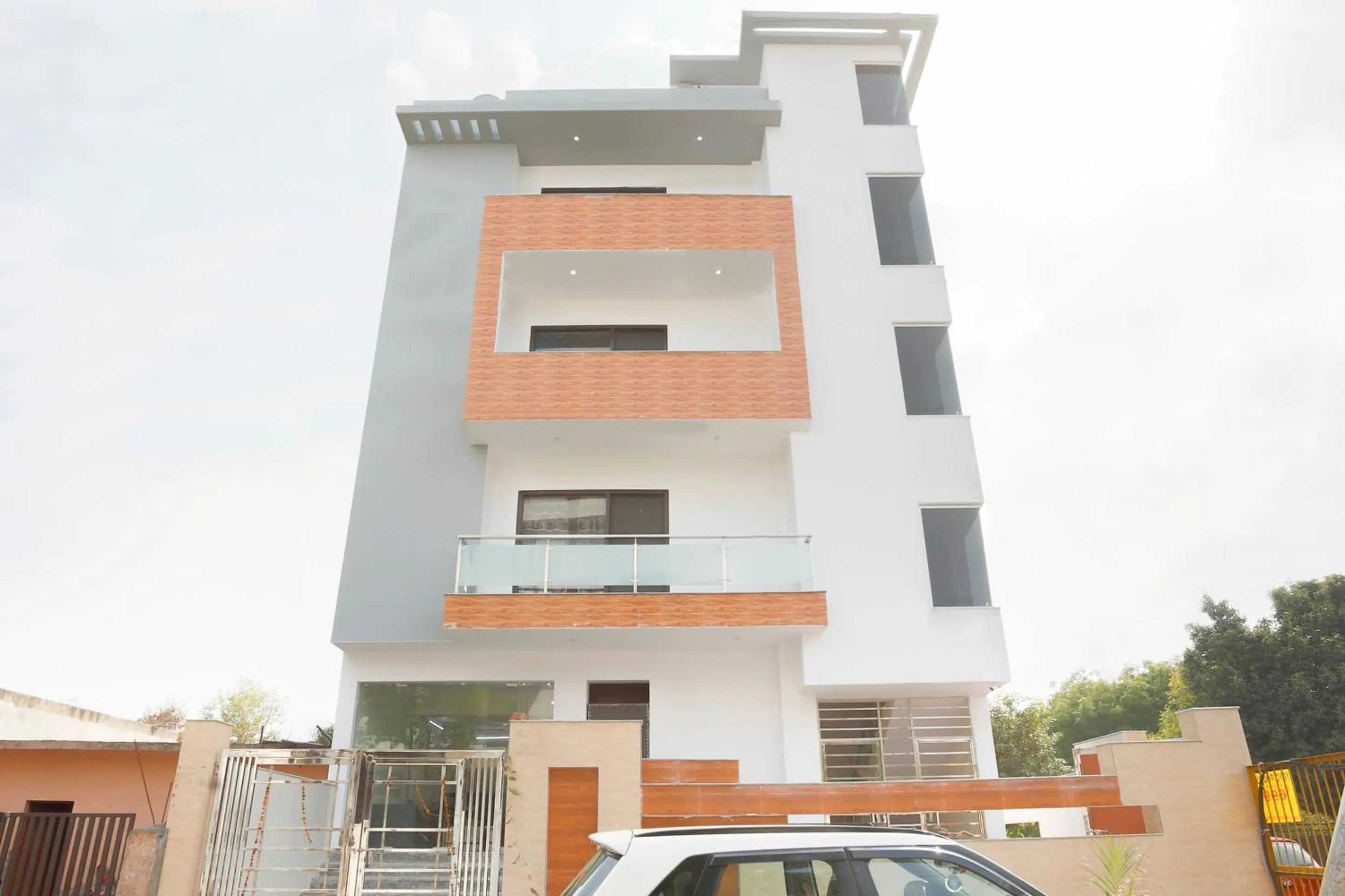 Facade/entrance in Hotel O GRANDEUR HOTEL