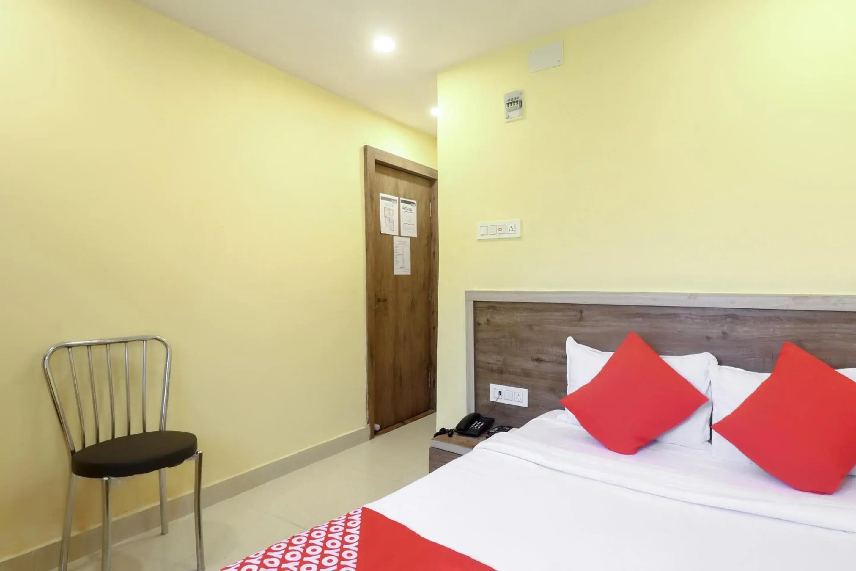 Bedroom, Bed in Hotel O 67309 Hotel Tuk Tuk Palace Bedroom, Bed in Hotel O 67309 Hotel Tuk Tuk Palace