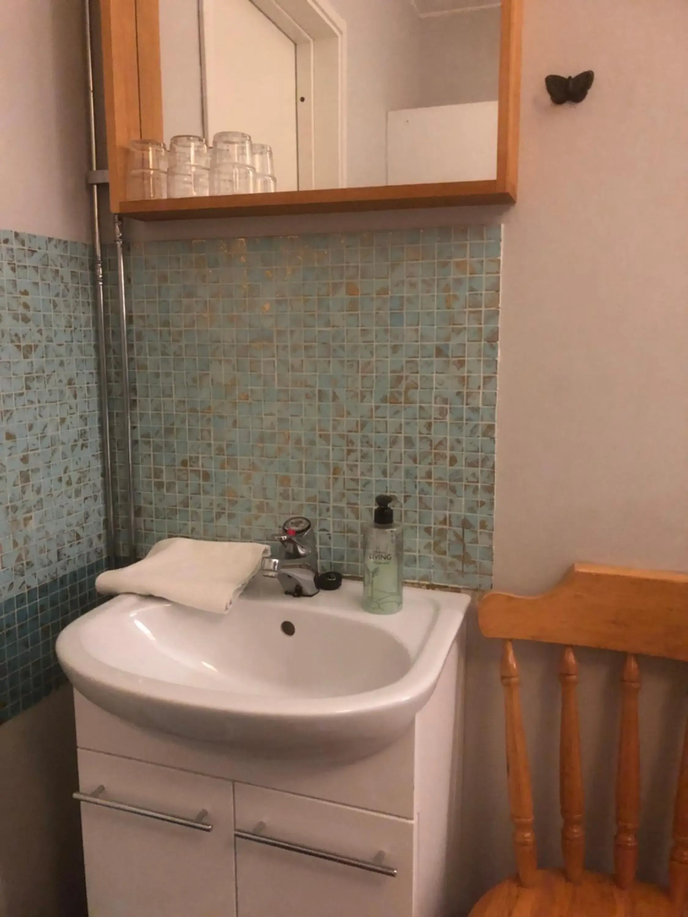 Family Room with Shared Bathroom in E-City B&B Family Room with Shared Bathroom in E-City B&B