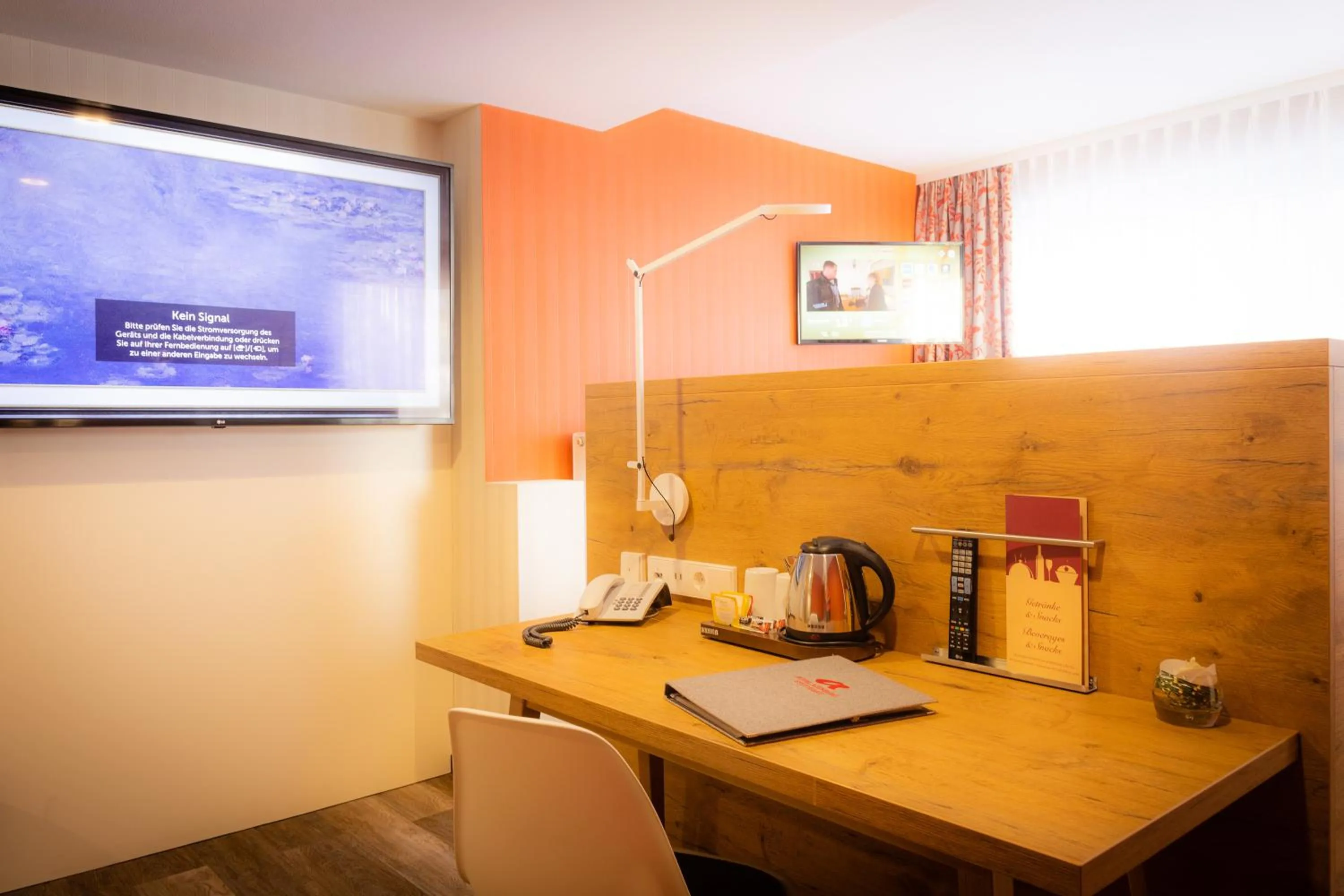 TV and multimedia in Hotel Azenberg