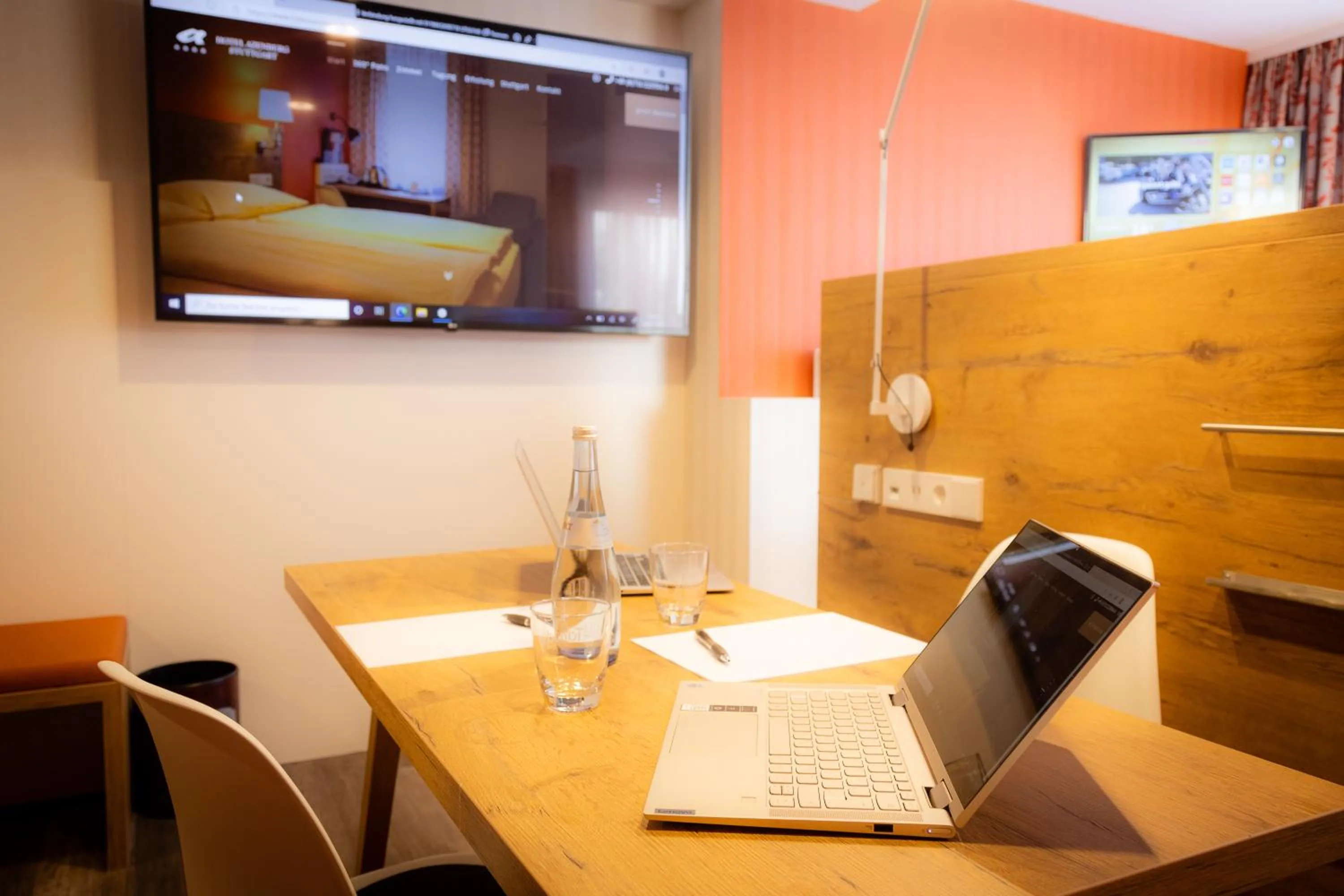 TV and multimedia in Hotel Azenberg