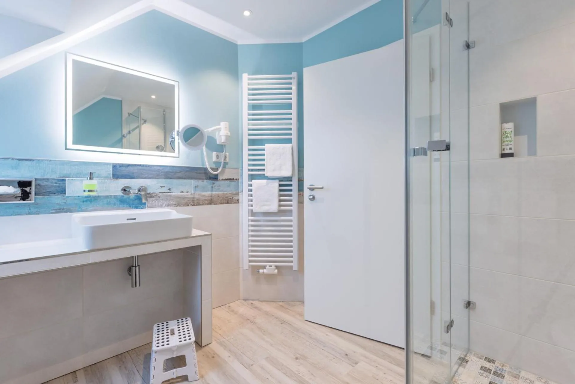 Shower in Best Western Plus Theodor Storm Hotel