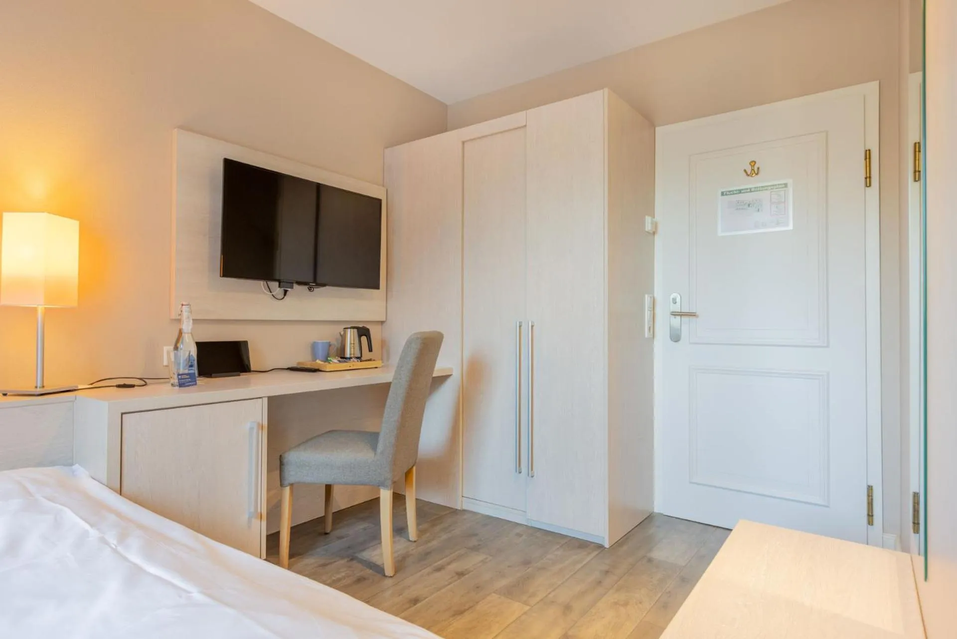 Photo of the whole room, Bed in Best Western Plus Theodor Storm Hotel