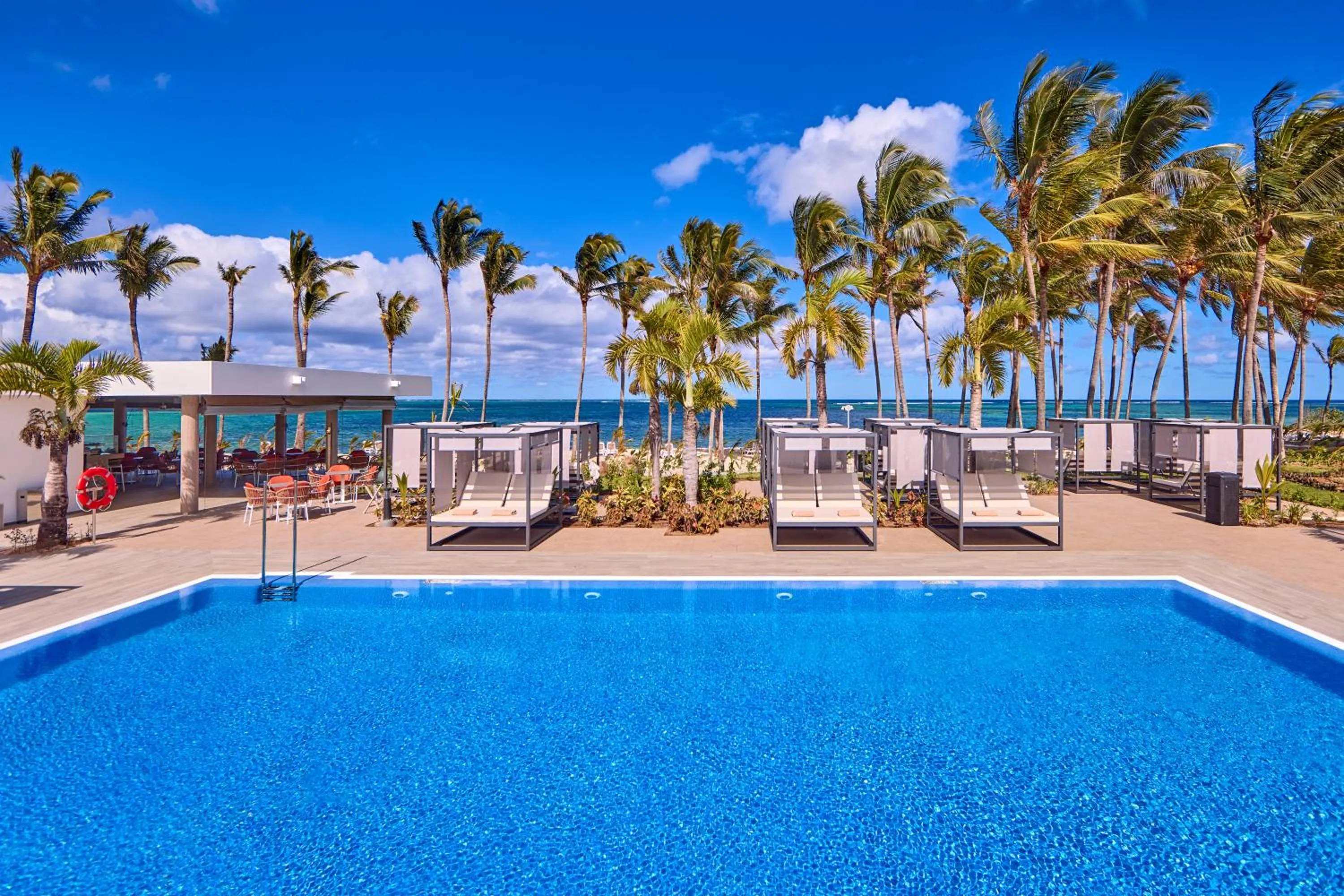 Swimming pool in Riu Palace Mauritius - All Inclusive - Adults Only