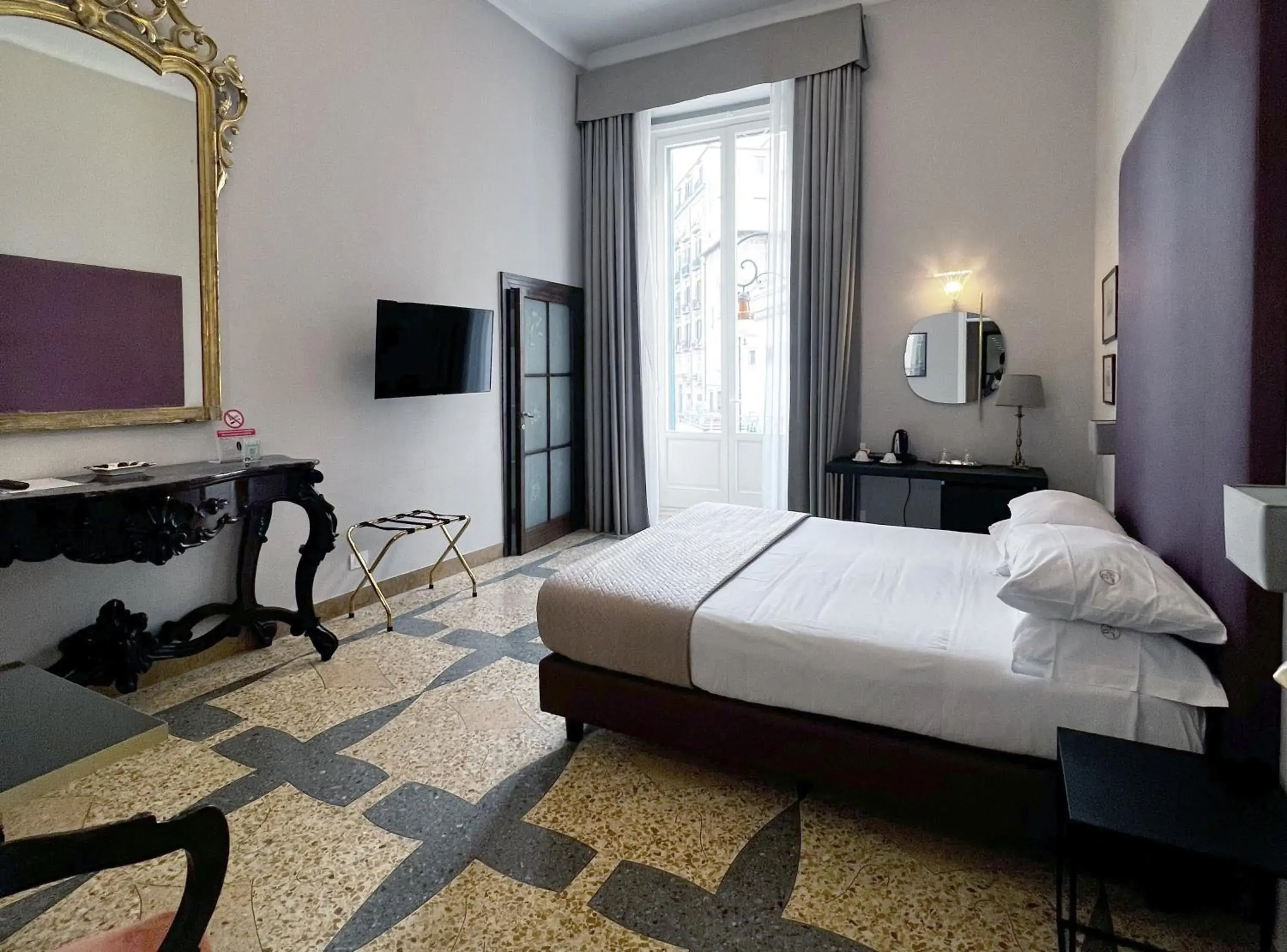 Deluxe Double Room with Balcony in Dimora Donna Elena Deluxe Double Room with Balcony in Dimora Donna Elena