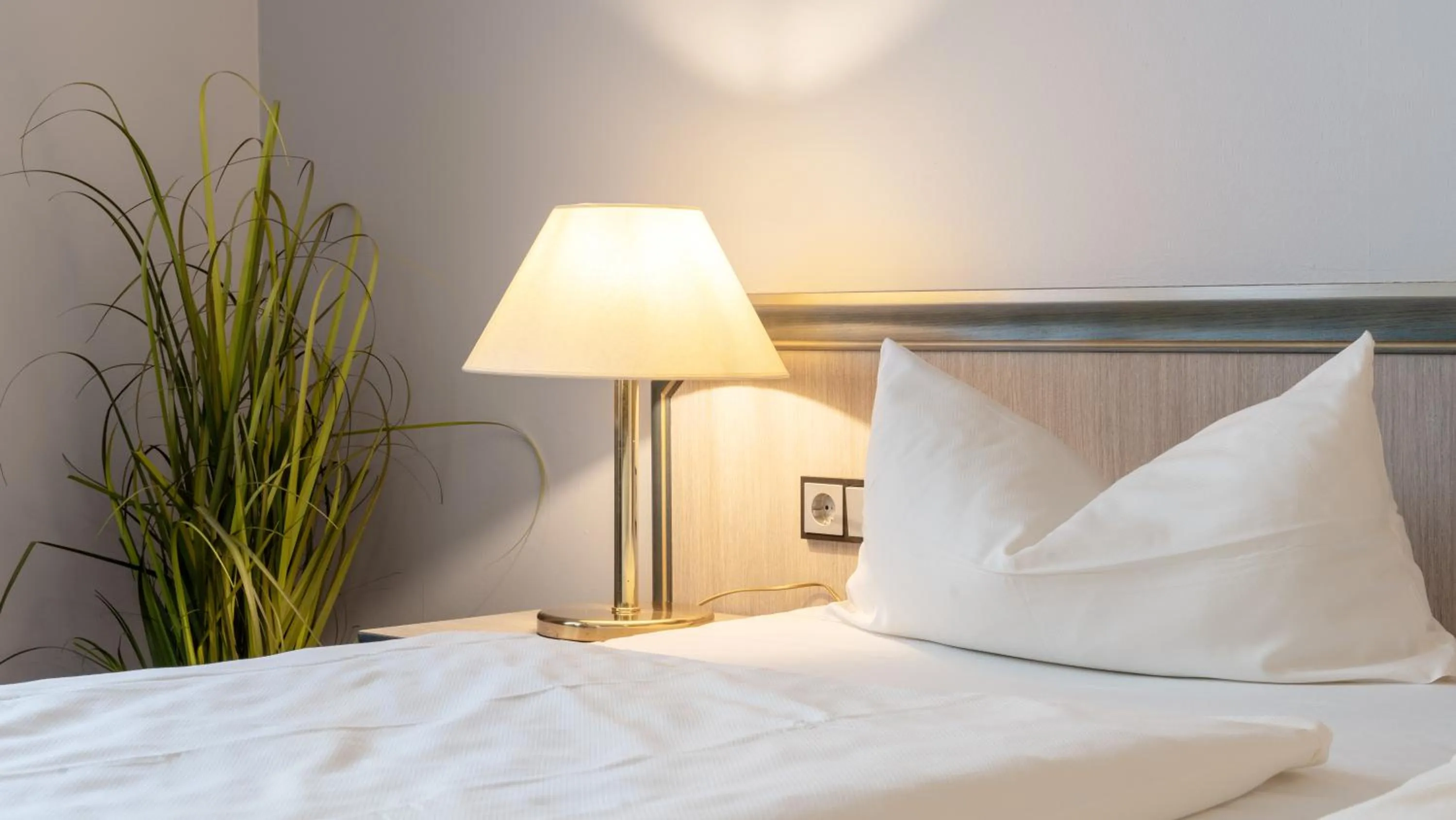 Bedroom, Bed in Hotel Kreuzer