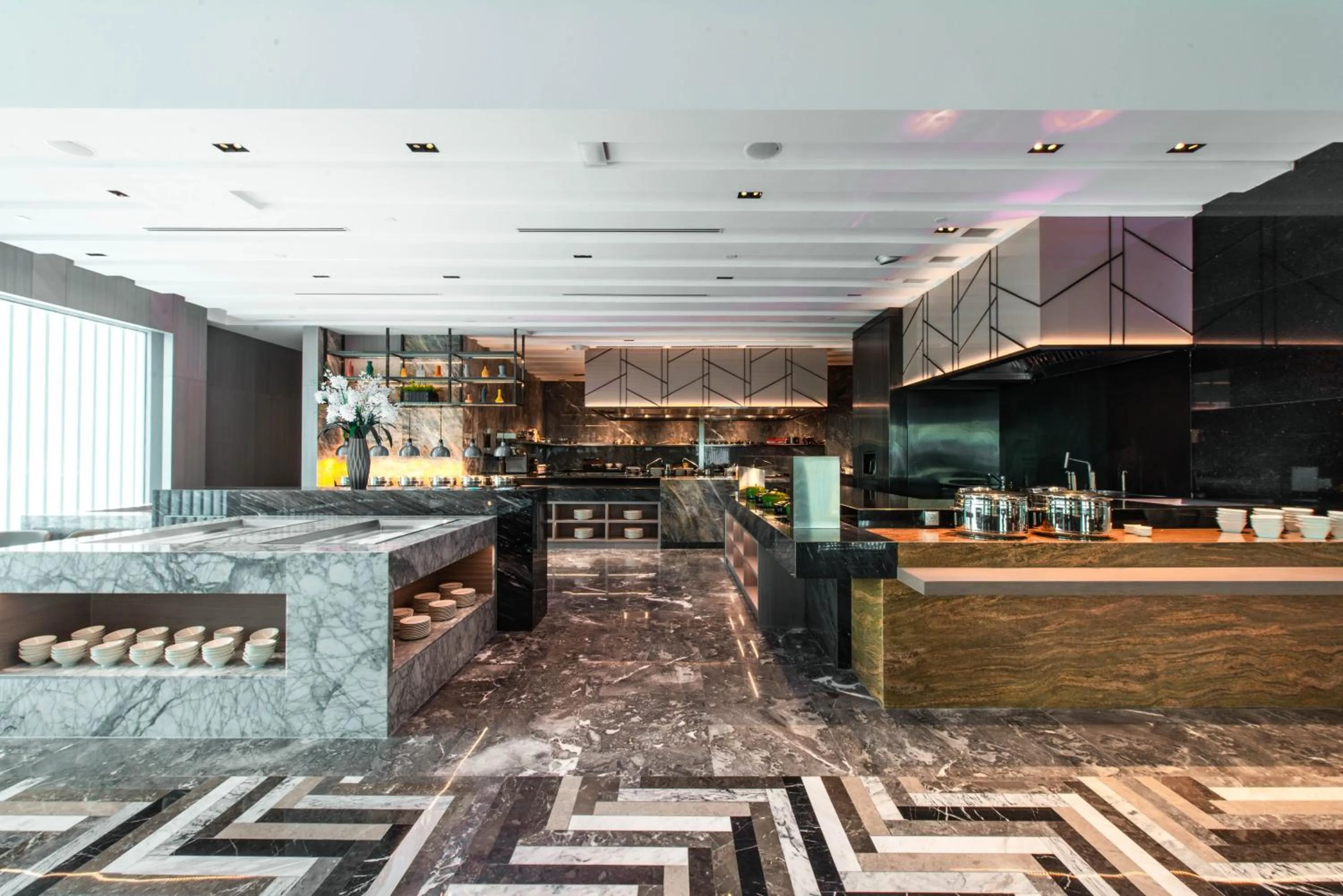 Restaurant/places to eat in Holiday Inn Johor Bahru City Centre by IHG