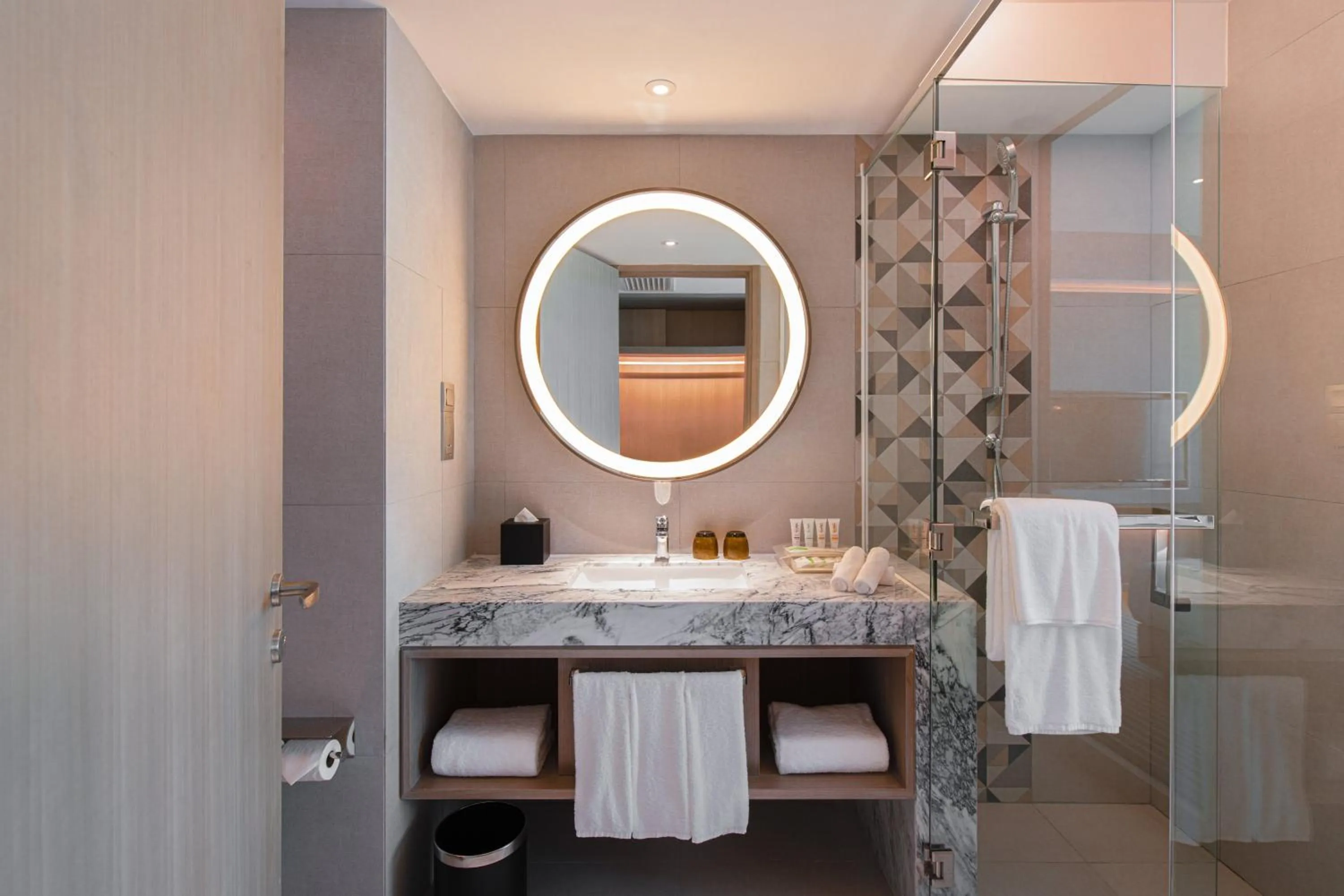 Bedroom in Holiday Inn Johor Bahru City Centre by IHG