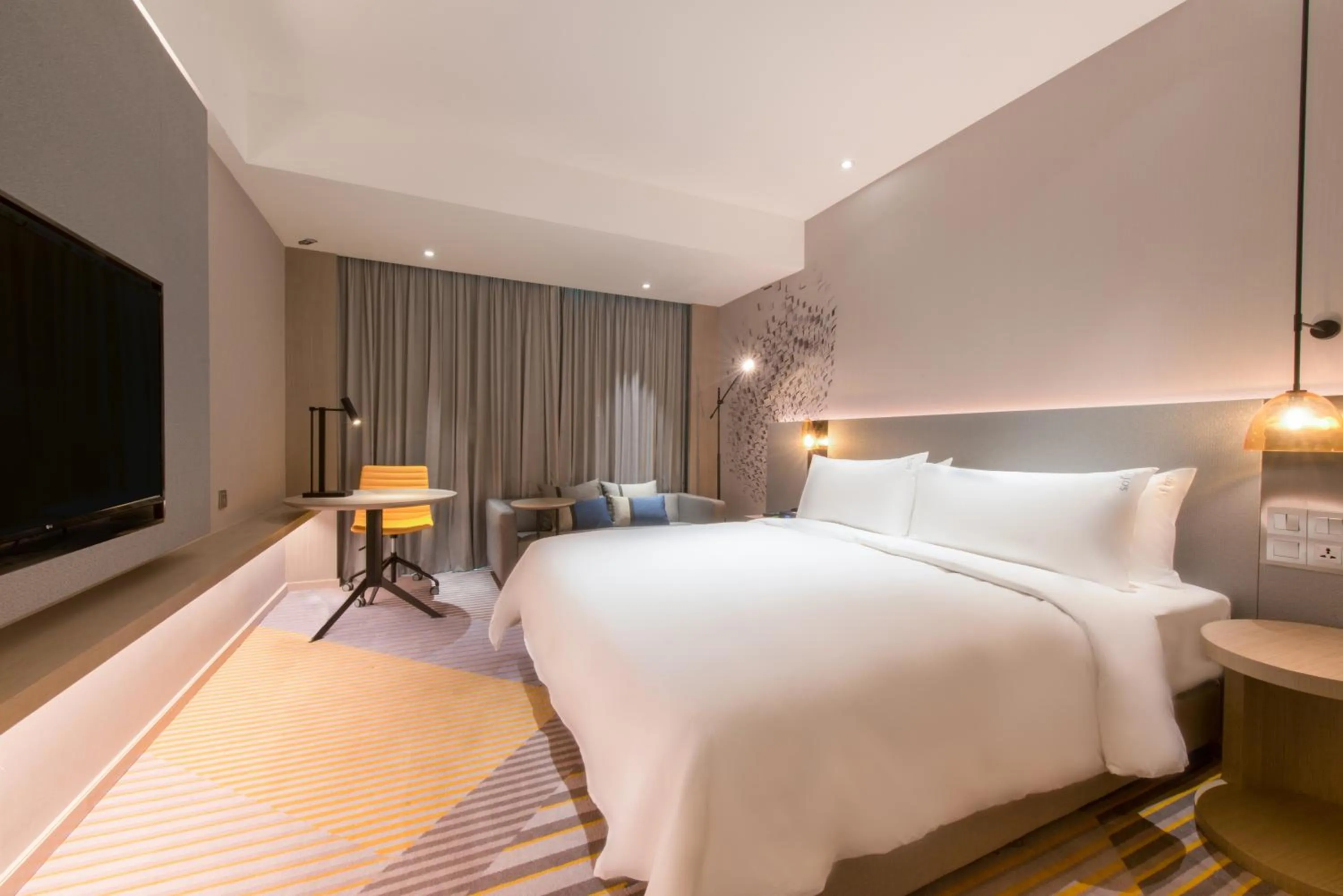 Bed in Holiday Inn Johor Bahru City Centre by IHG