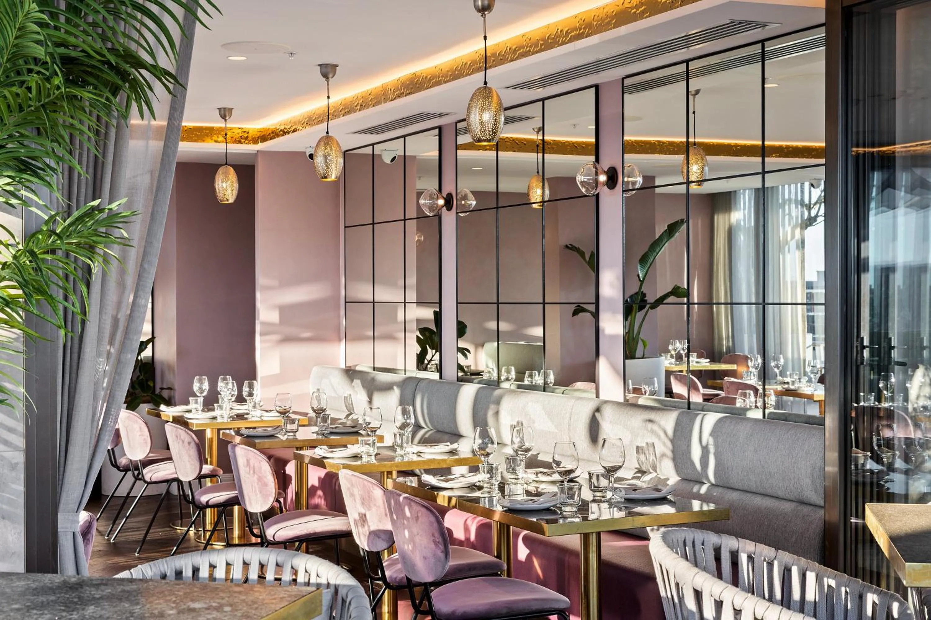 Restaurant/places to eat in Hotel X Brisbane Fortitude Vly, Vignette Collection by IHG