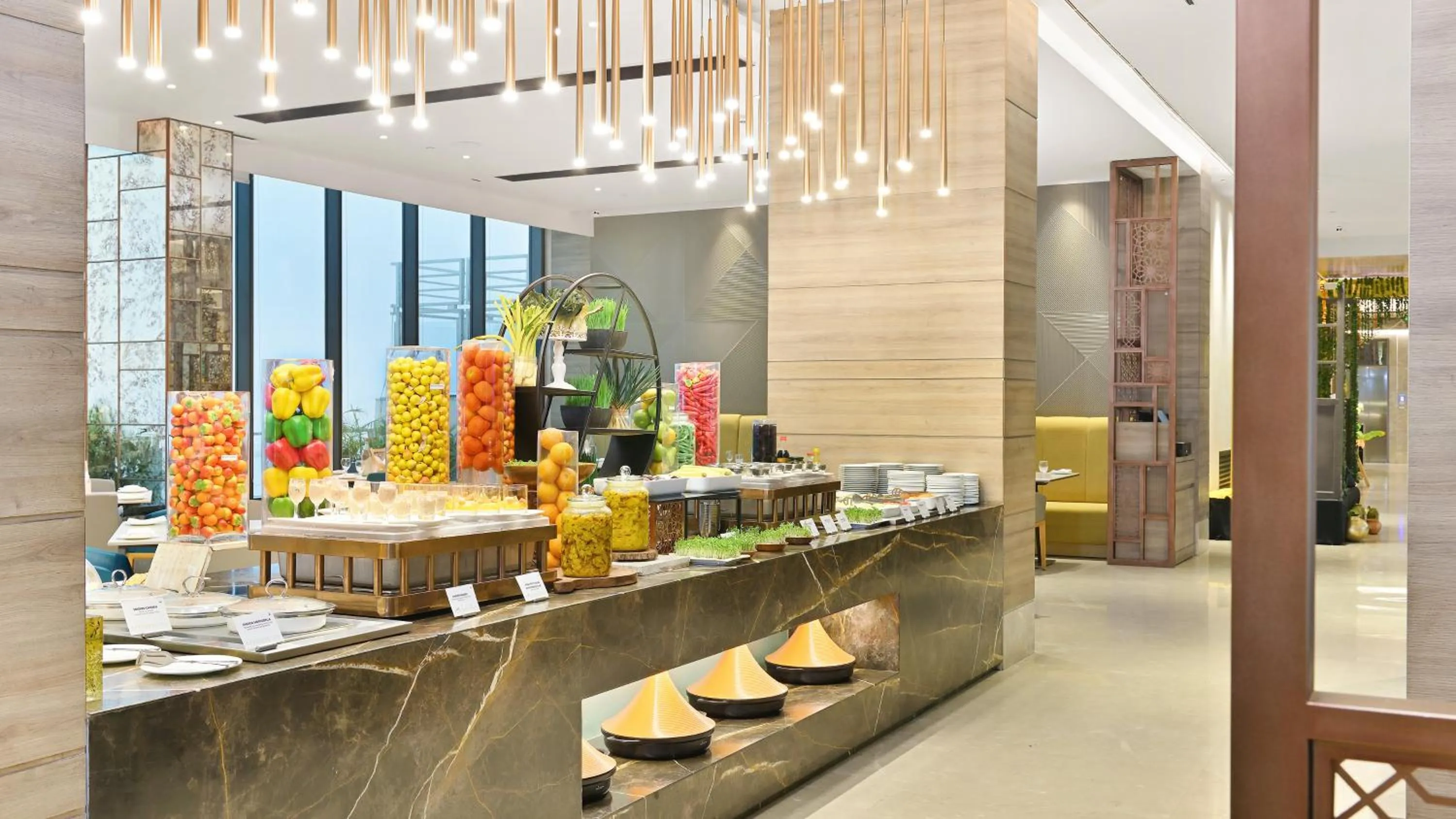 Restaurant/places to eat in Holiday Inn Gurugram Sector 90 by IHG