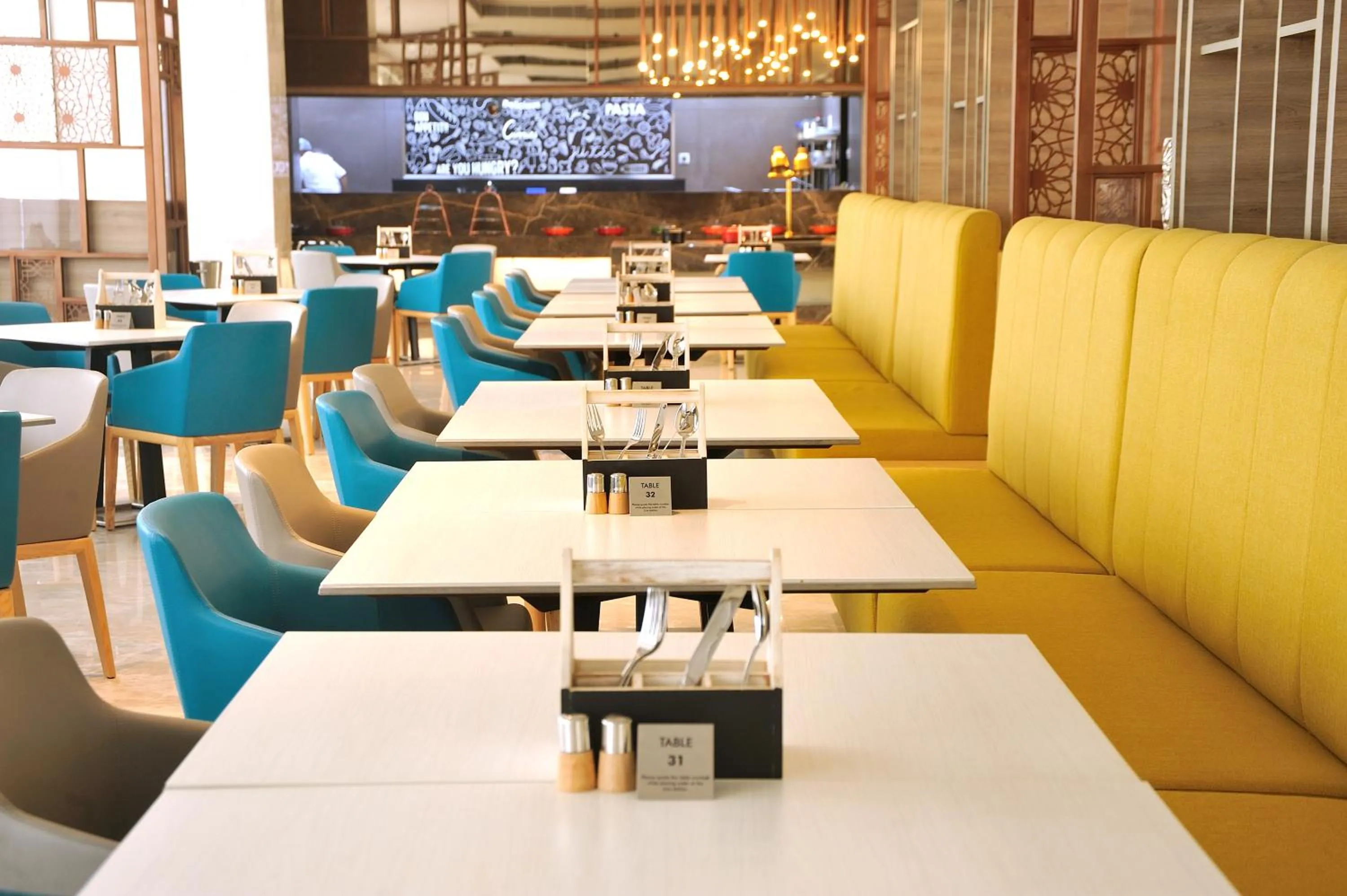 Restaurant/places to eat in Holiday Inn Gurugram Sector 90 by IHG