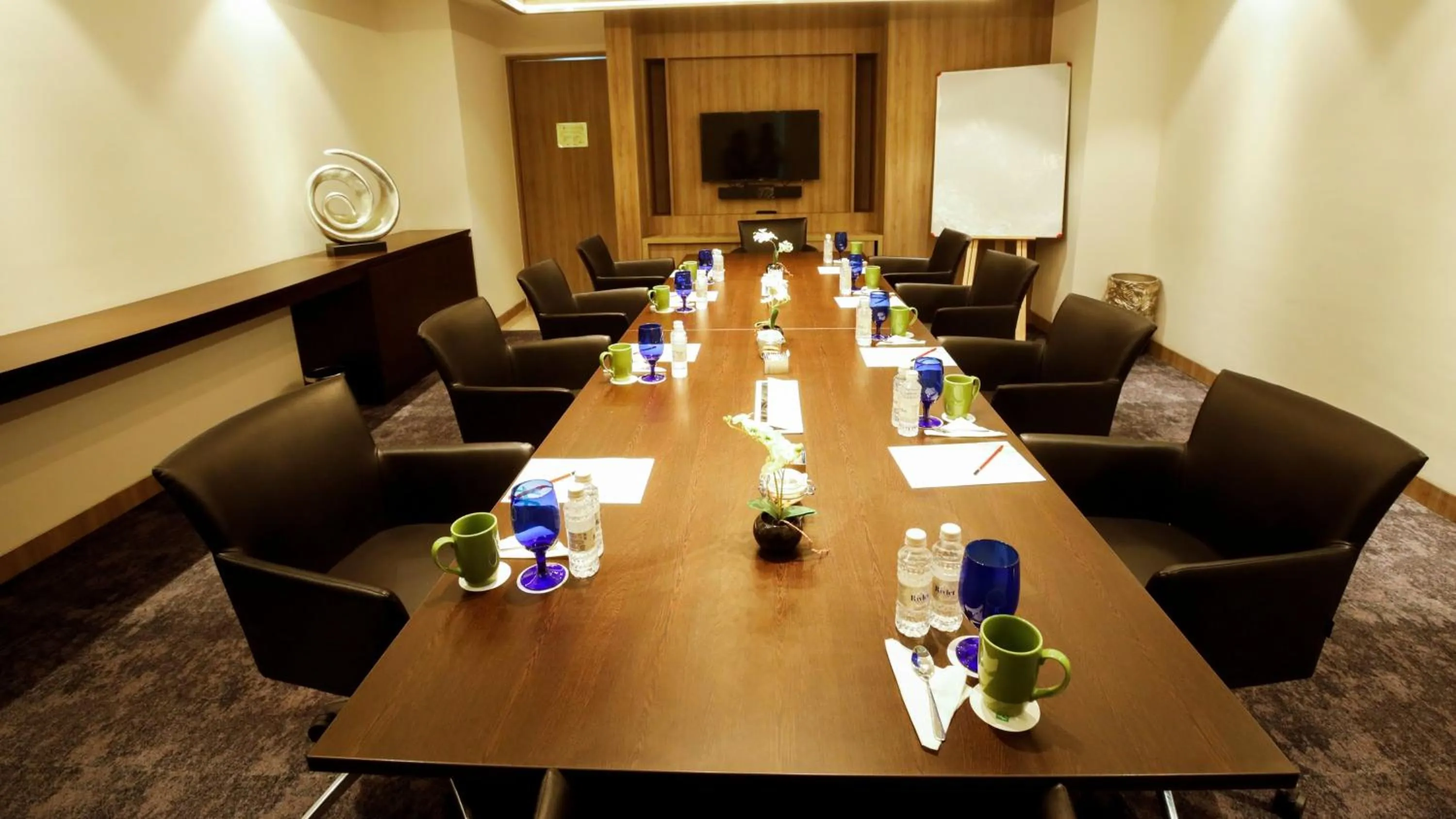 Meeting/conference room in Holiday Inn Gurugram Sector 90 by IHG