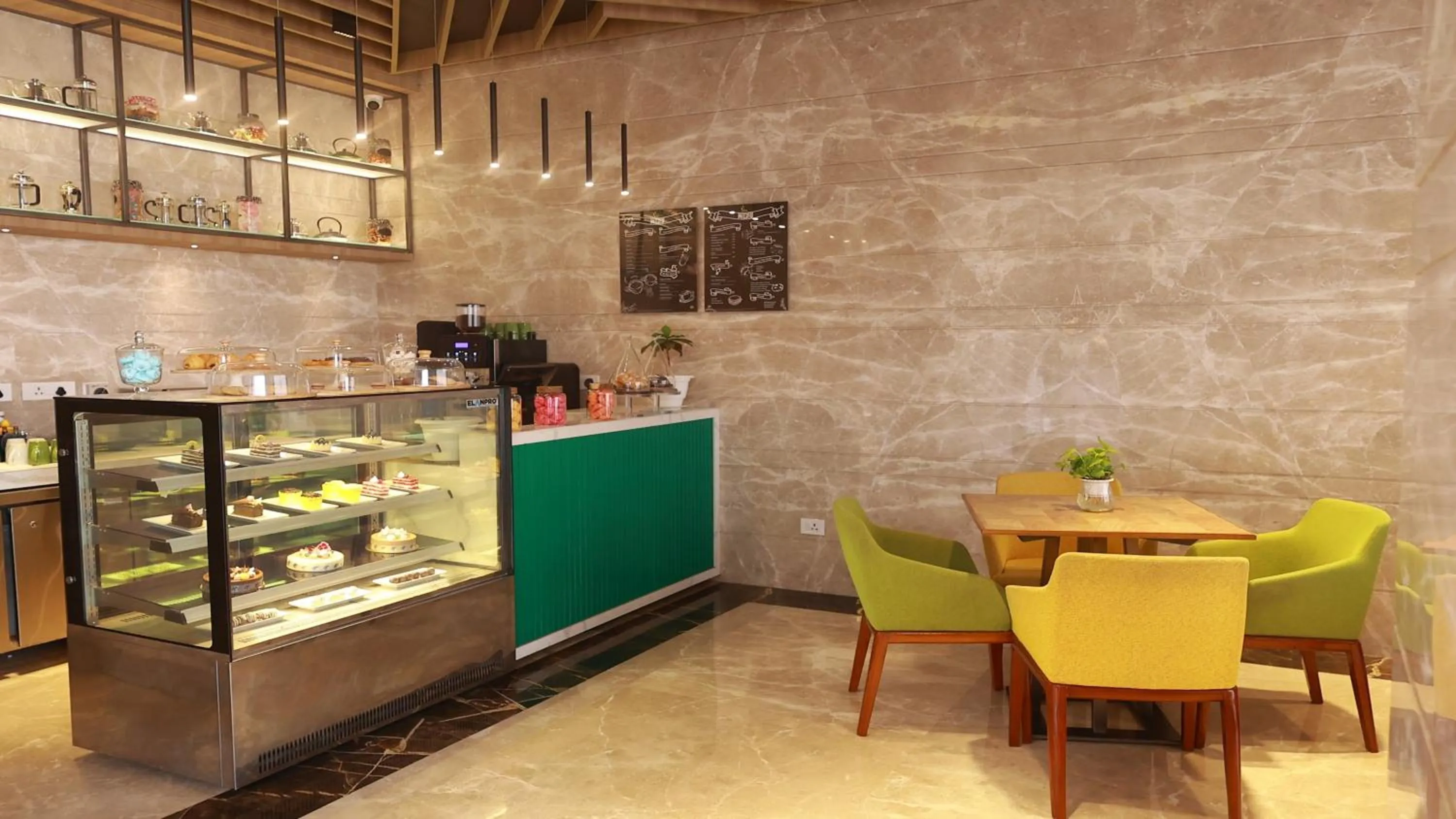 Restaurant/places to eat in Holiday Inn Gurugram Sector 90 by IHG