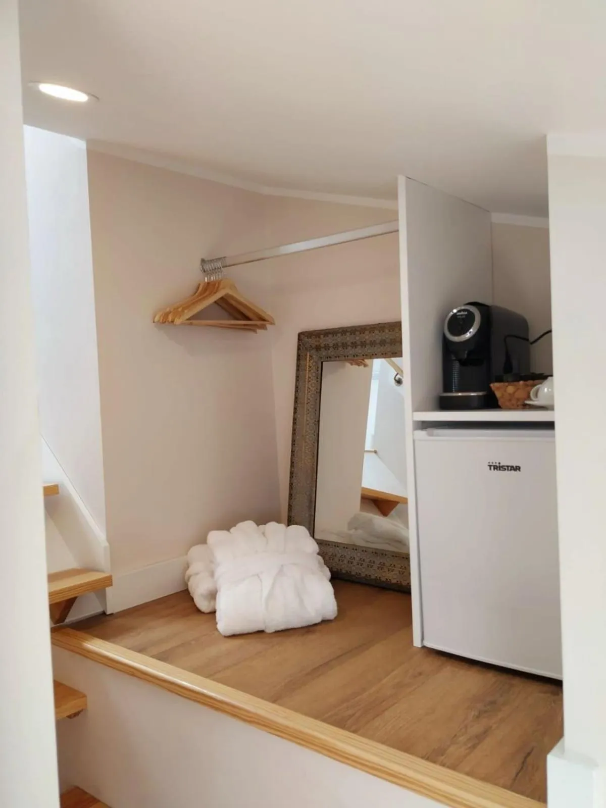 wardrobe in Casa da Ana Boutique Guest House