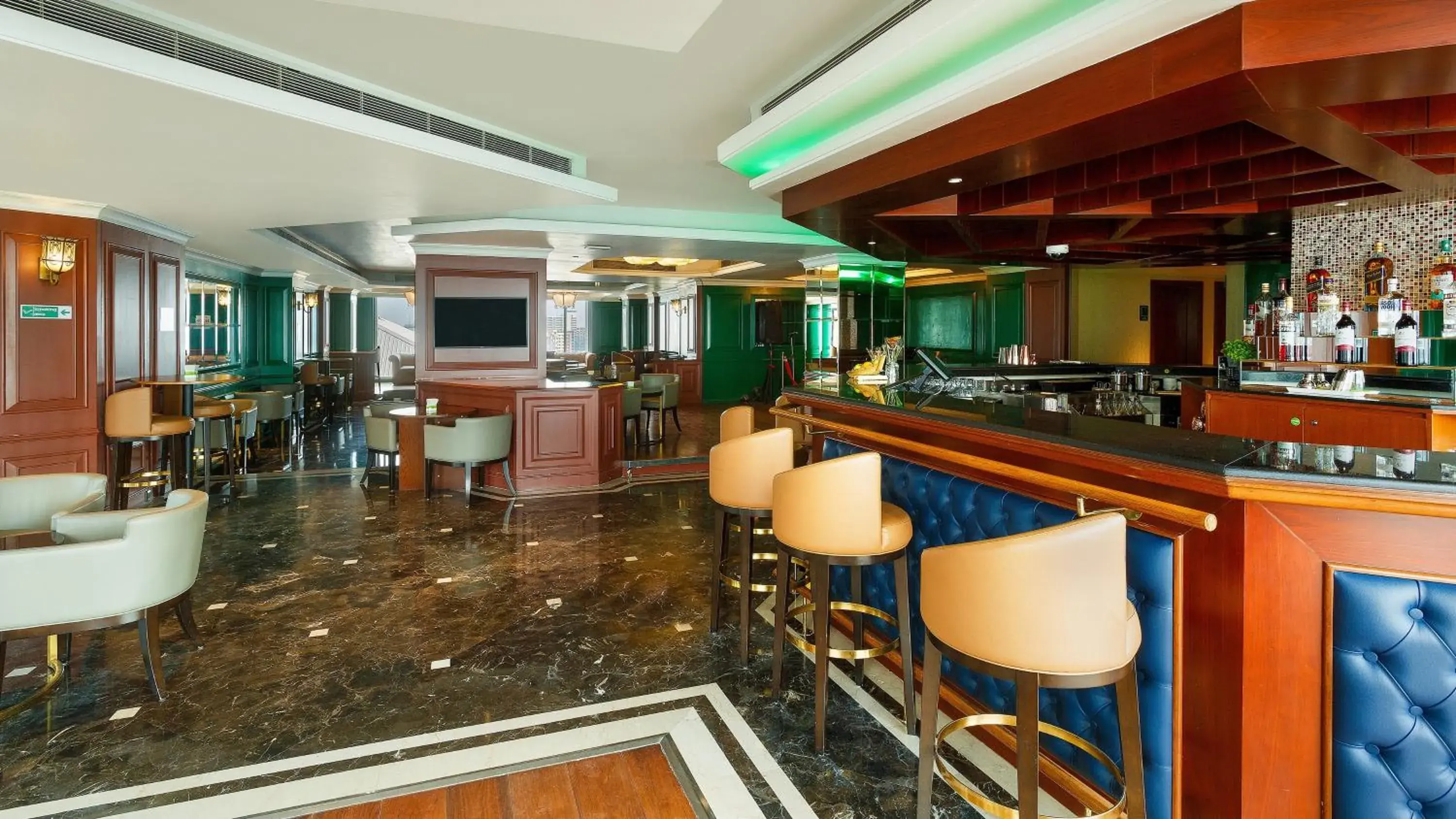 Lounge or bar in Holiday Inn Dhaka City Centre by IHG Lounge or bar in Holiday Inn Dhaka City Centre by IHG