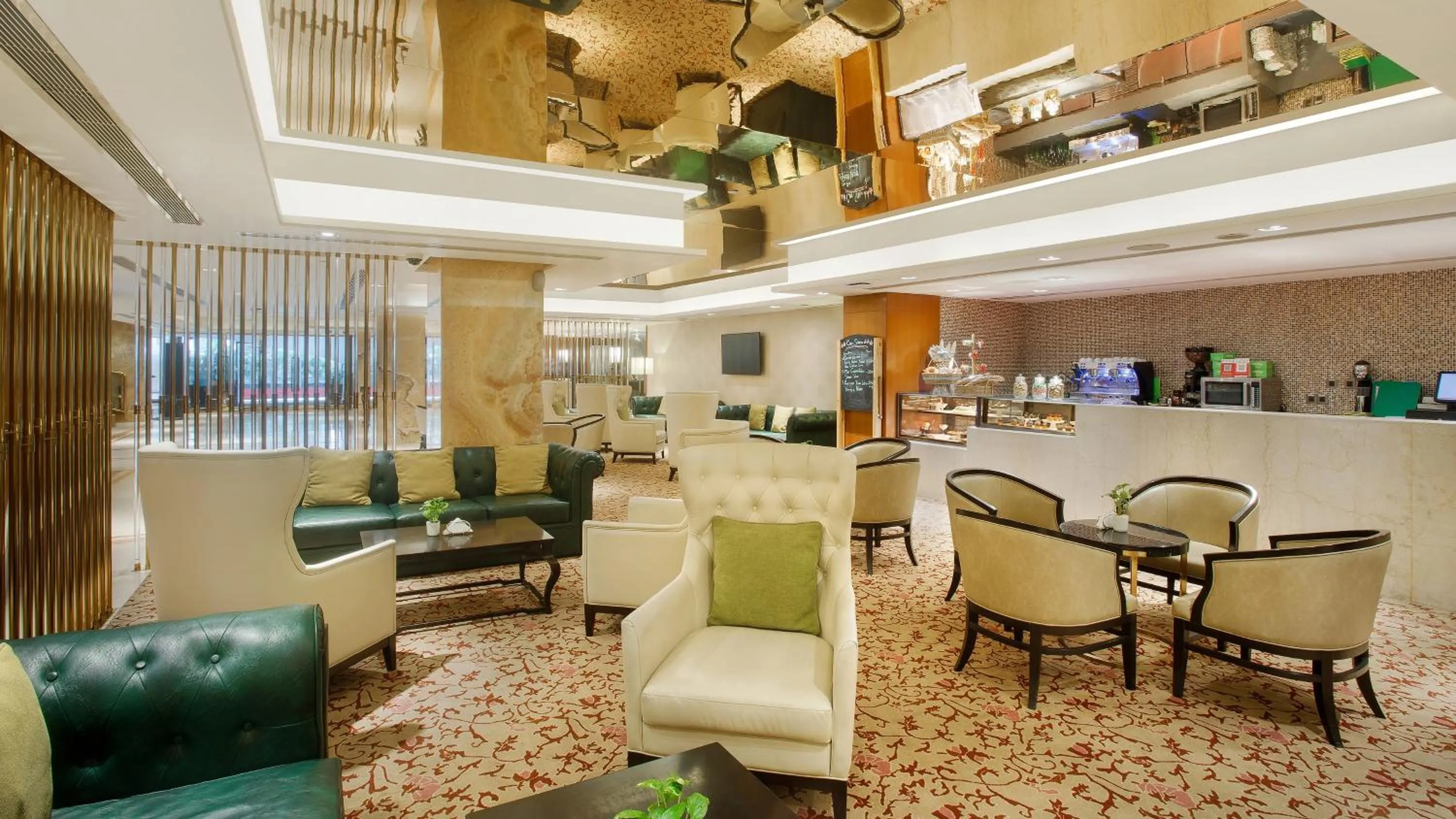 Lounge or bar in Holiday Inn Dhaka City Centre by IHG