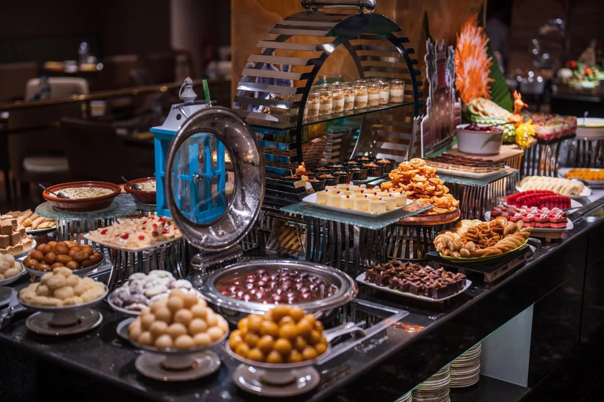 Restaurant/places to eat in Holiday Inn Dhaka City Centre by IHG