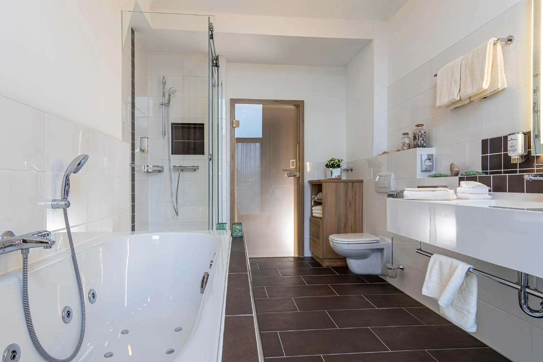 Shower in AMBER HOTEL Bavaria Superior