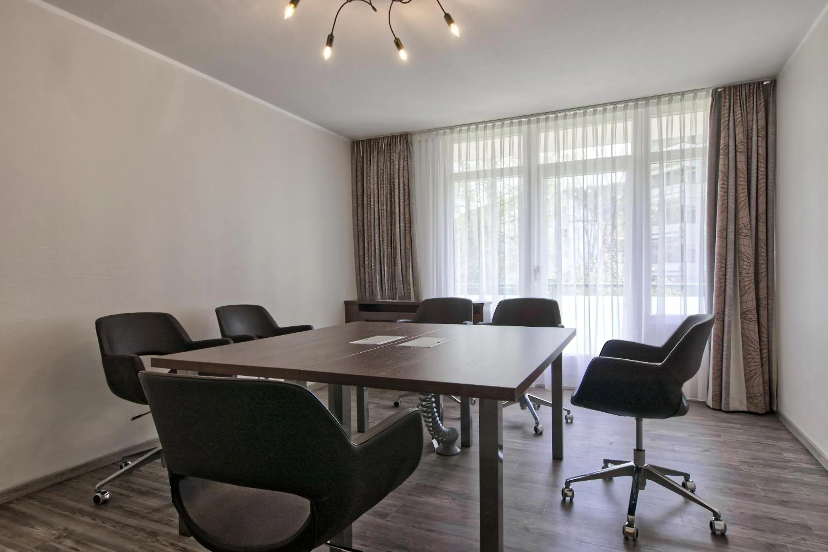 Meeting/conference room in AMBER HOTEL Bavaria Superior
