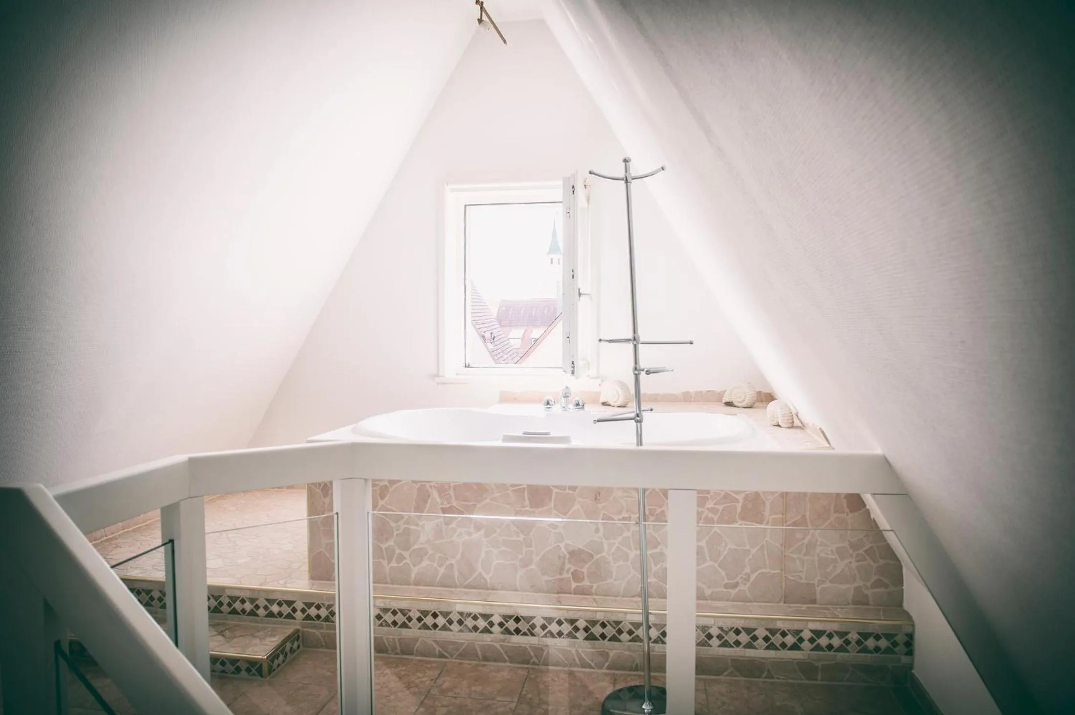 Hot Tub, Bed in Restaurant Residence Ente