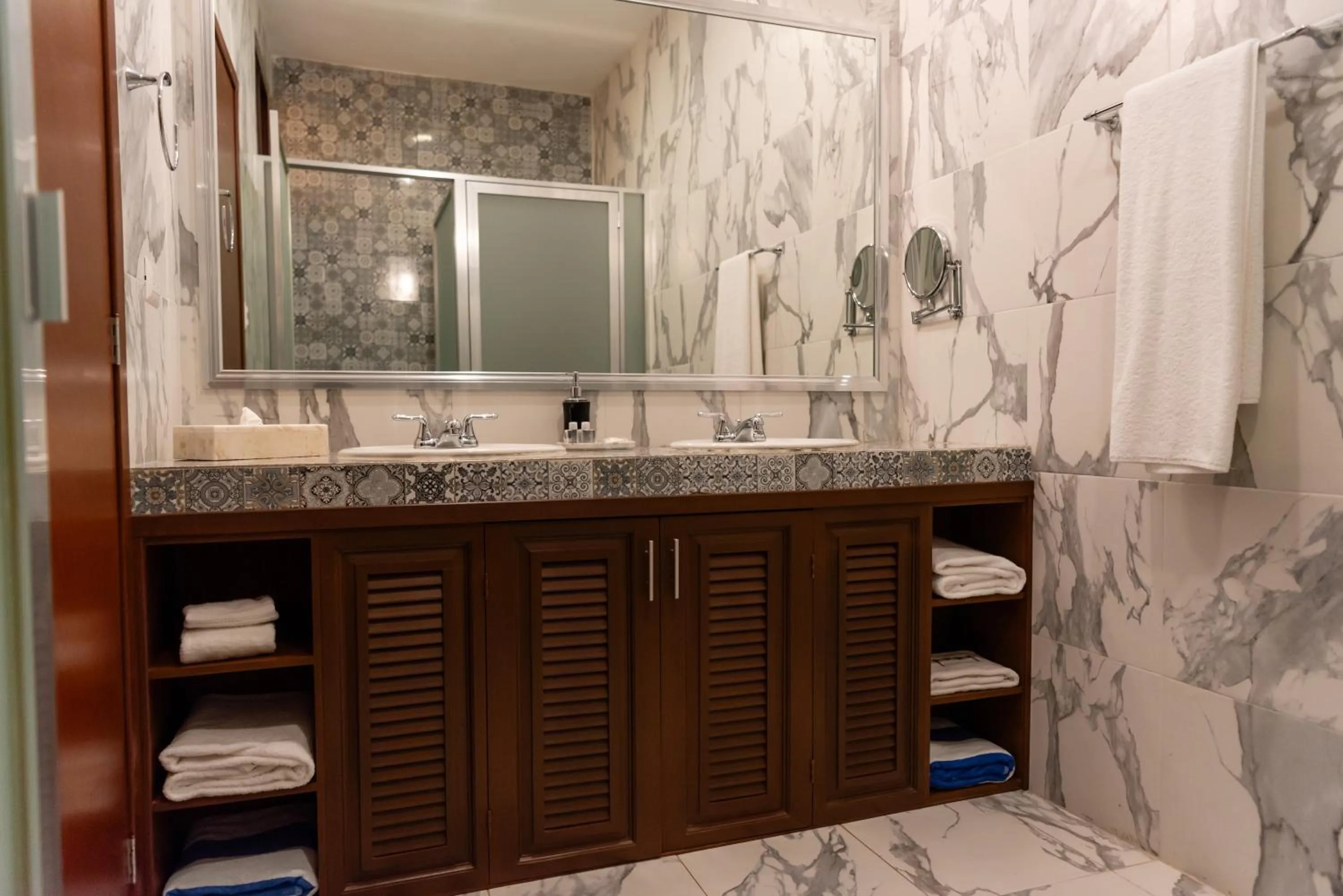 Shower in Hacienda Yabucu