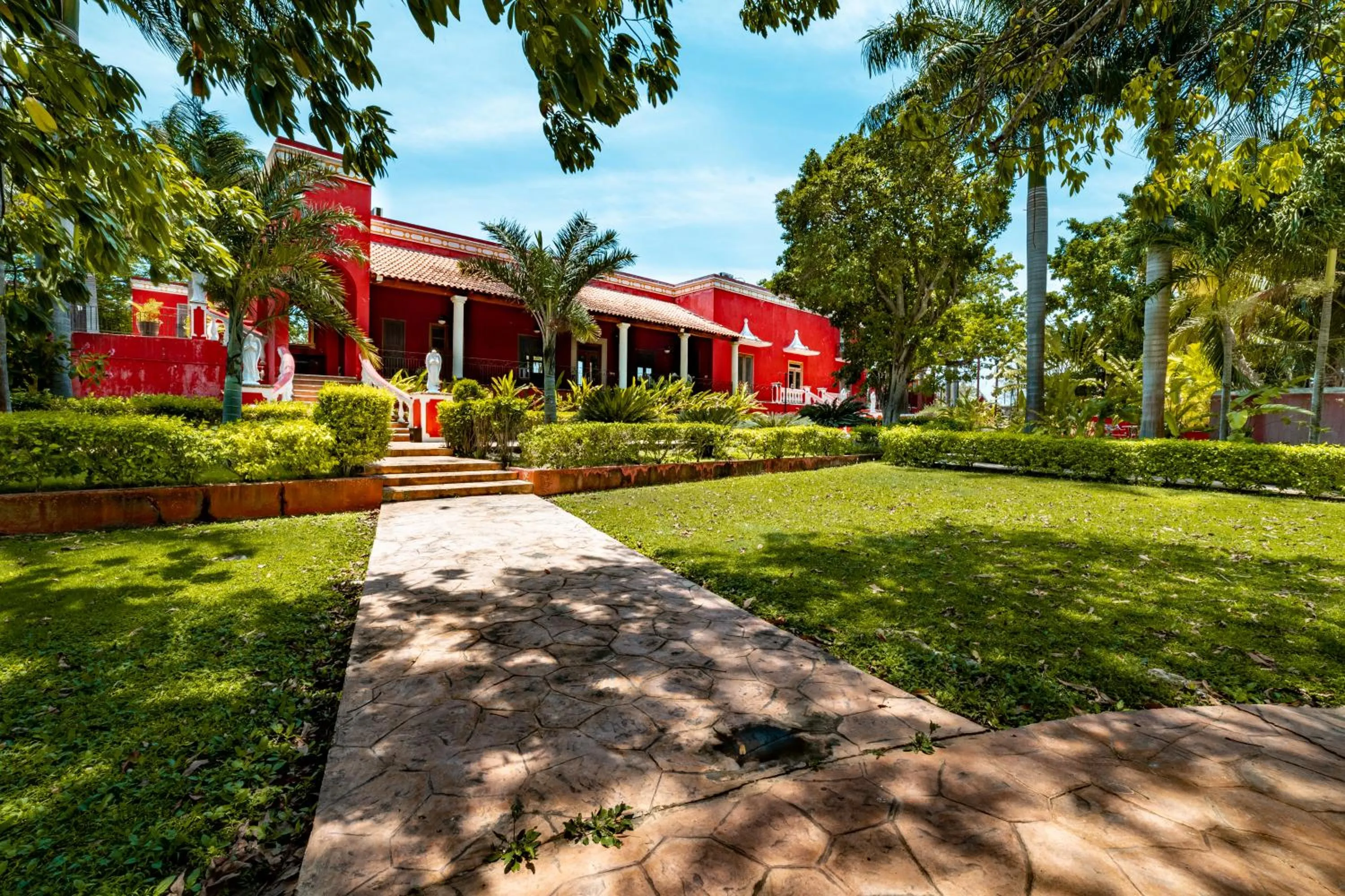 Property building in Hacienda Yabucu