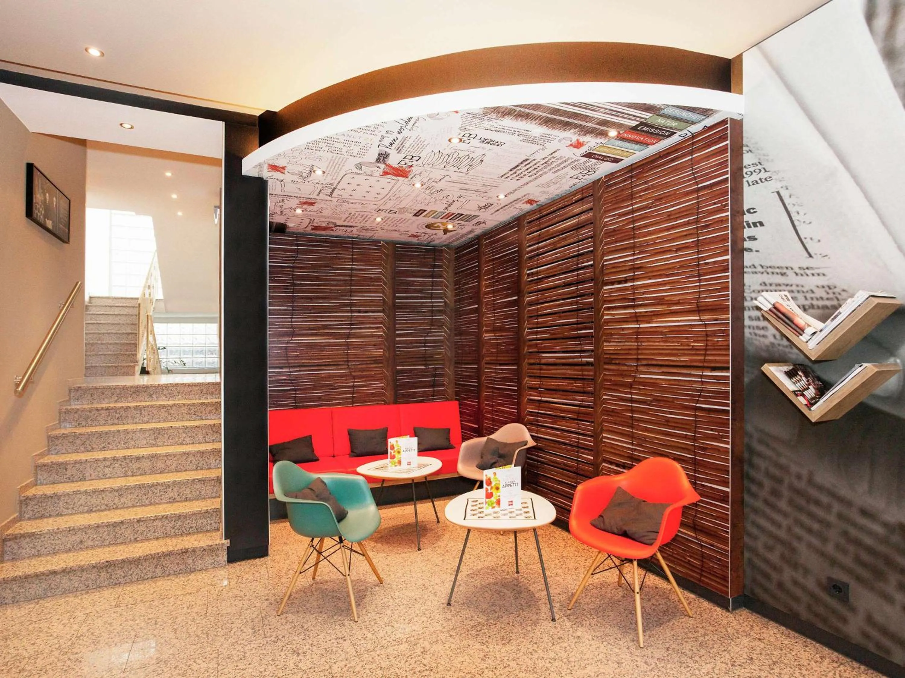 Lounge or bar in ibis Saarbrücken City