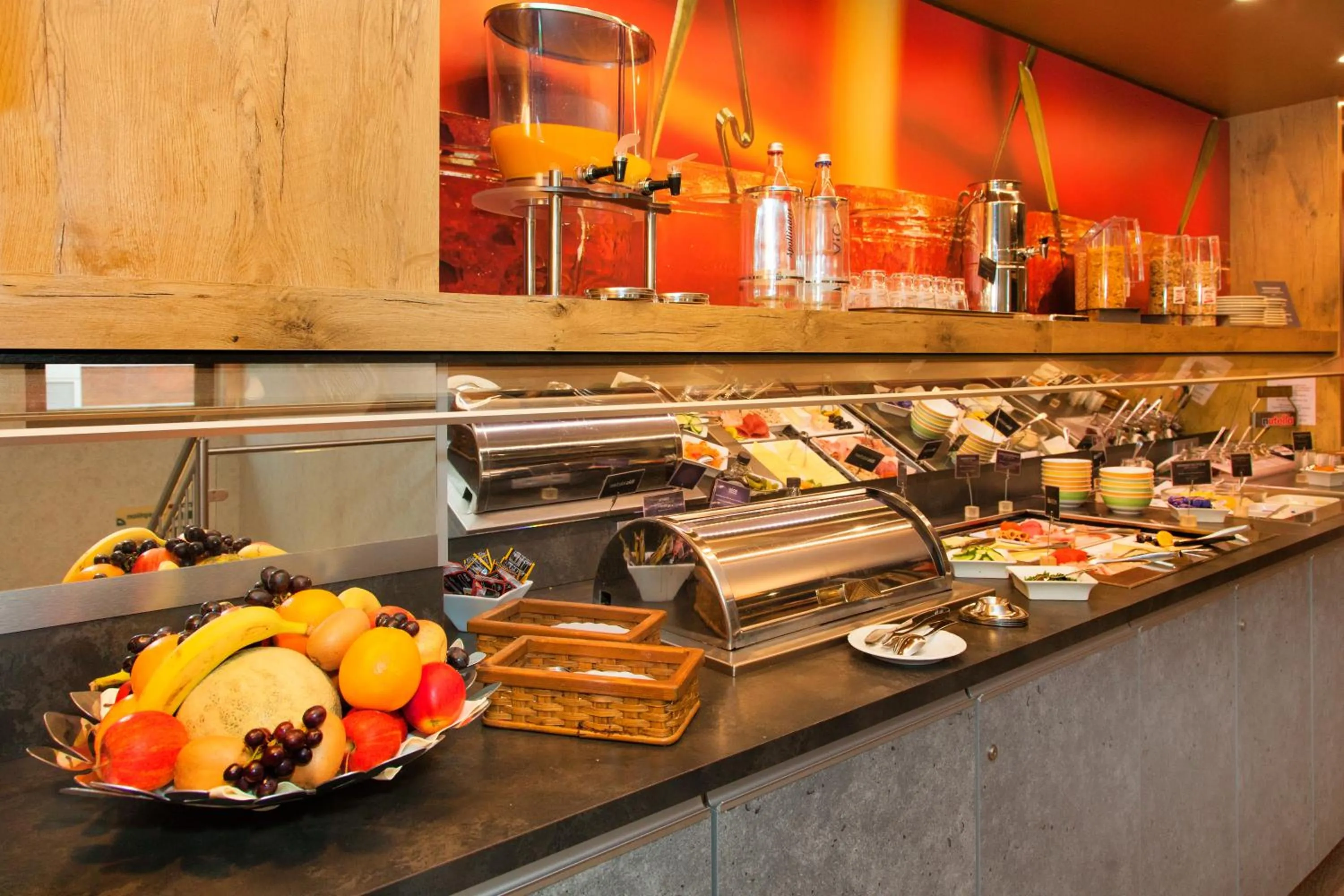 Restaurant/places to eat in ibis Saarbrücken City