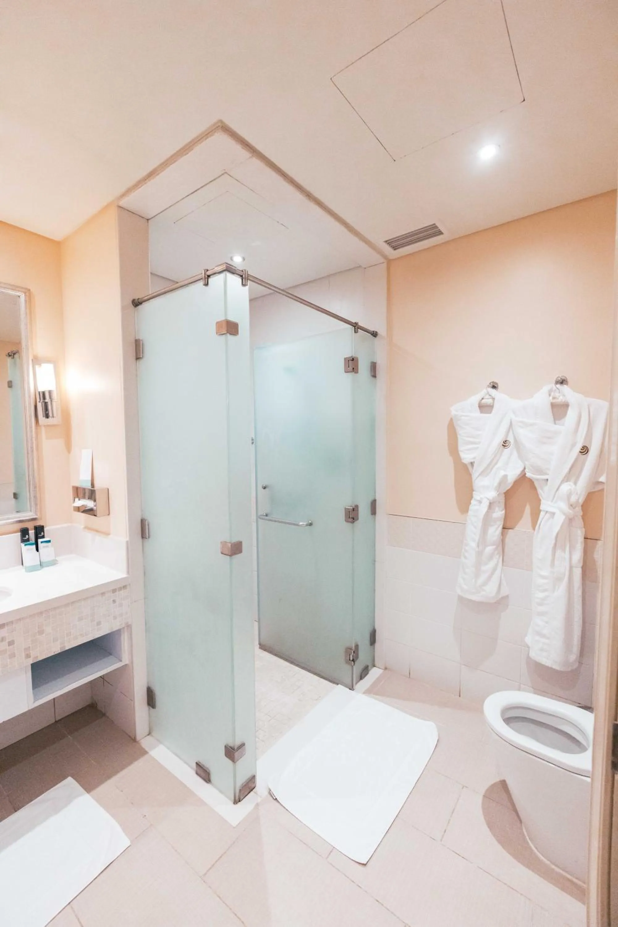 Bathroom in Salalah Gardens Hotel Managed by Safir Hotels & Resorts