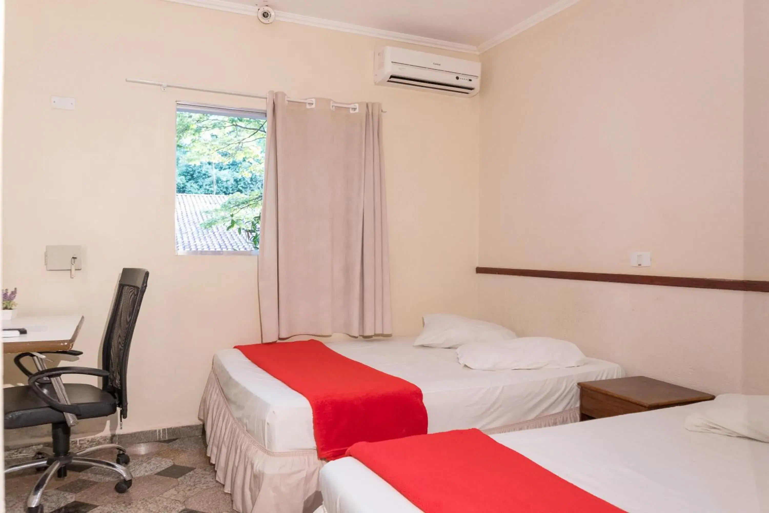 Standard Triple Room - single occupancy in Hotel Estancia Santa Amélia Standard Triple Room - single occupancy in Hotel Estancia Santa Amélia