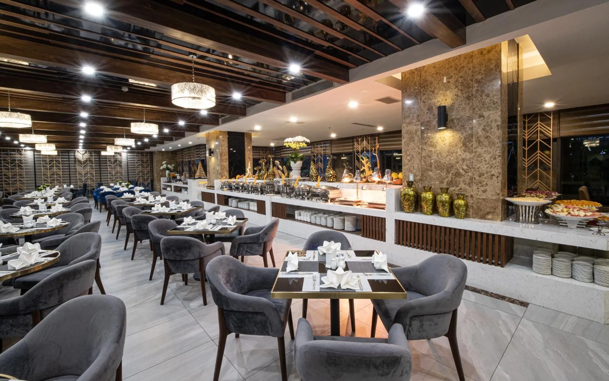 Restaurant/places to eat in Muong Thanh Grand Da Nang Hotel