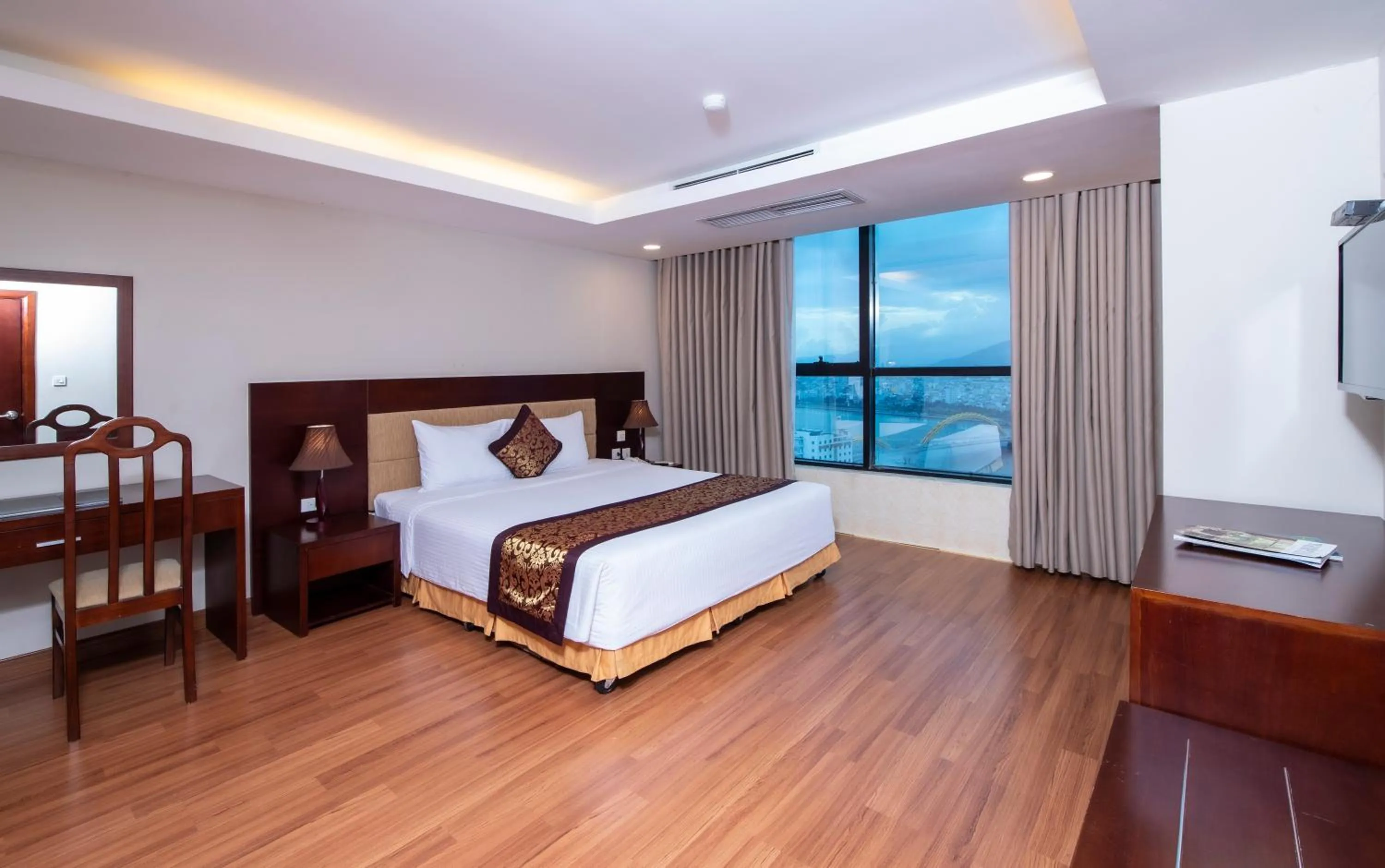 Photo of the whole room, Bed in Muong Thanh Grand Da Nang Hotel