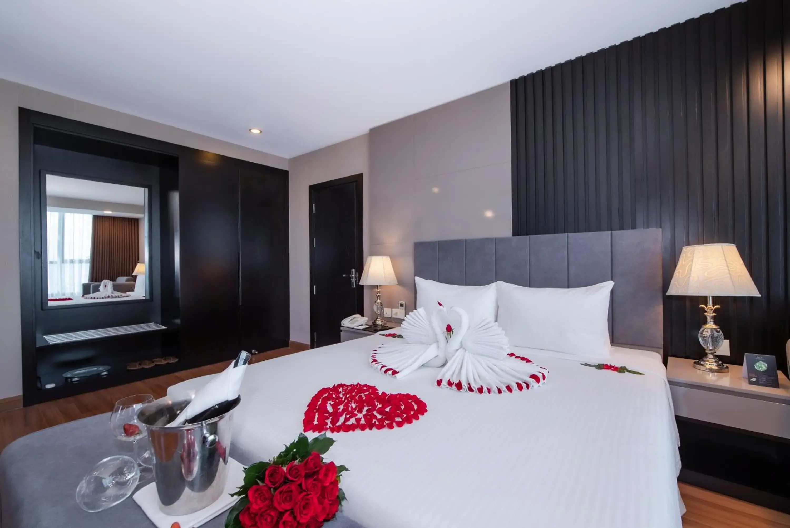 Bed in Muong Thanh Grand Da Nang Hotel Bed in Muong Thanh Grand Da Nang Hotel