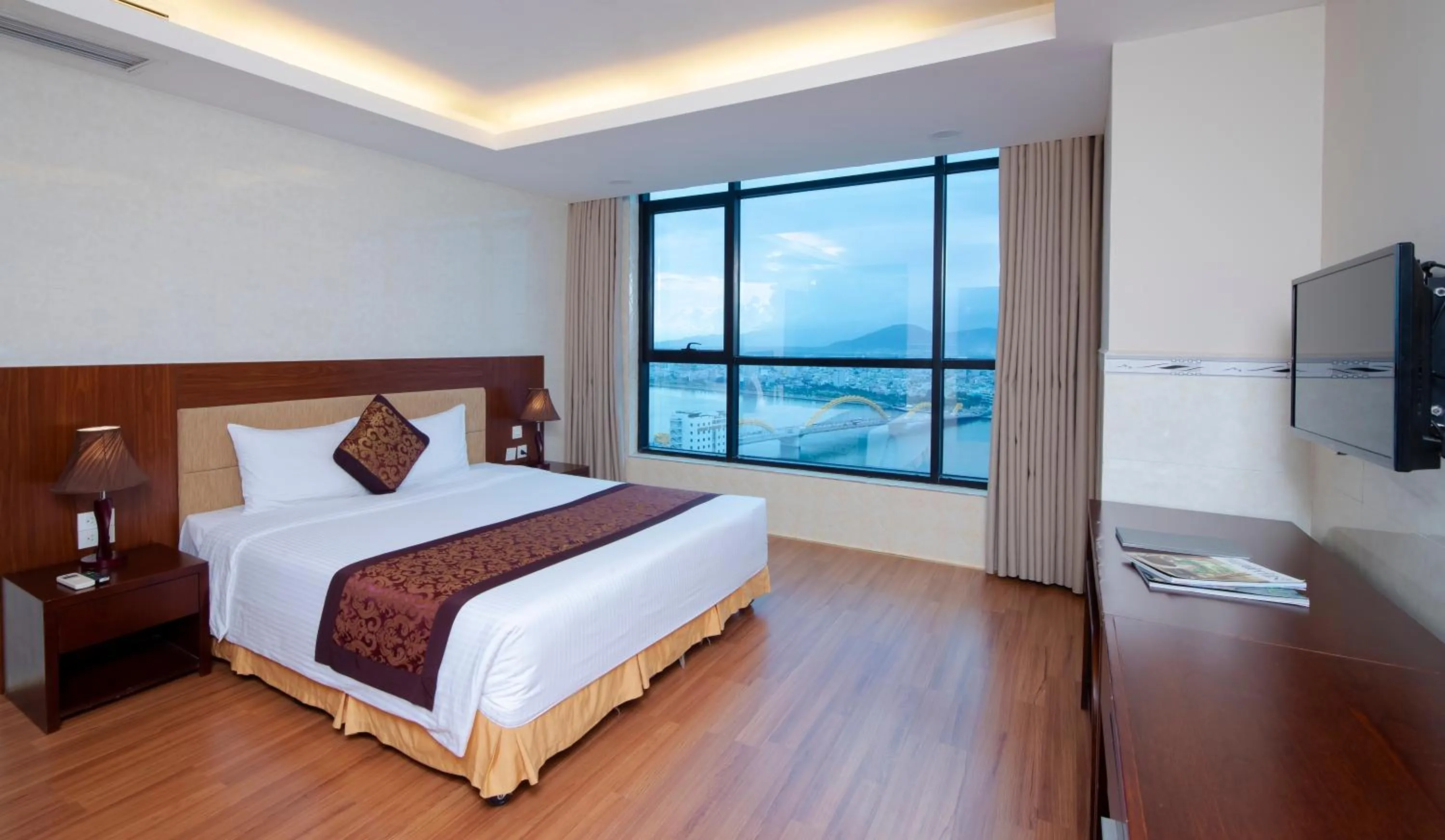 Photo of the whole room, Bed in Muong Thanh Grand Da Nang Hotel
