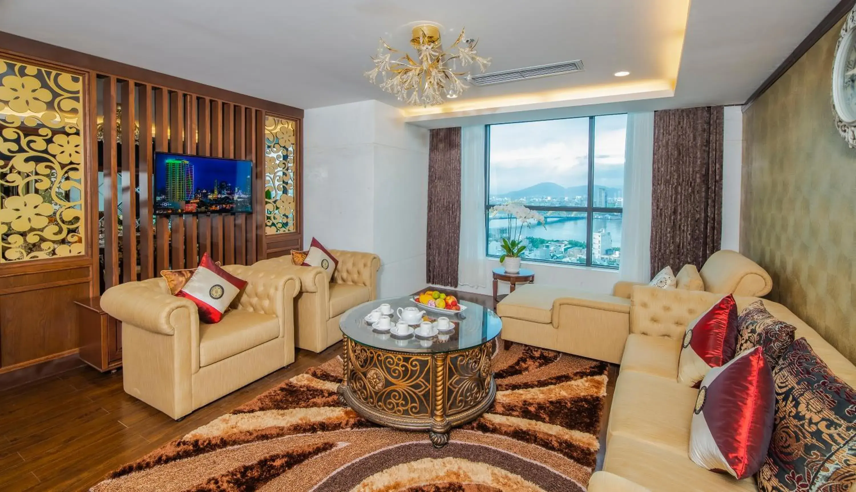 Presidential Suite in Muong Thanh Grand Da Nang Hotel Presidential Suite in Muong Thanh Grand Da Nang Hotel