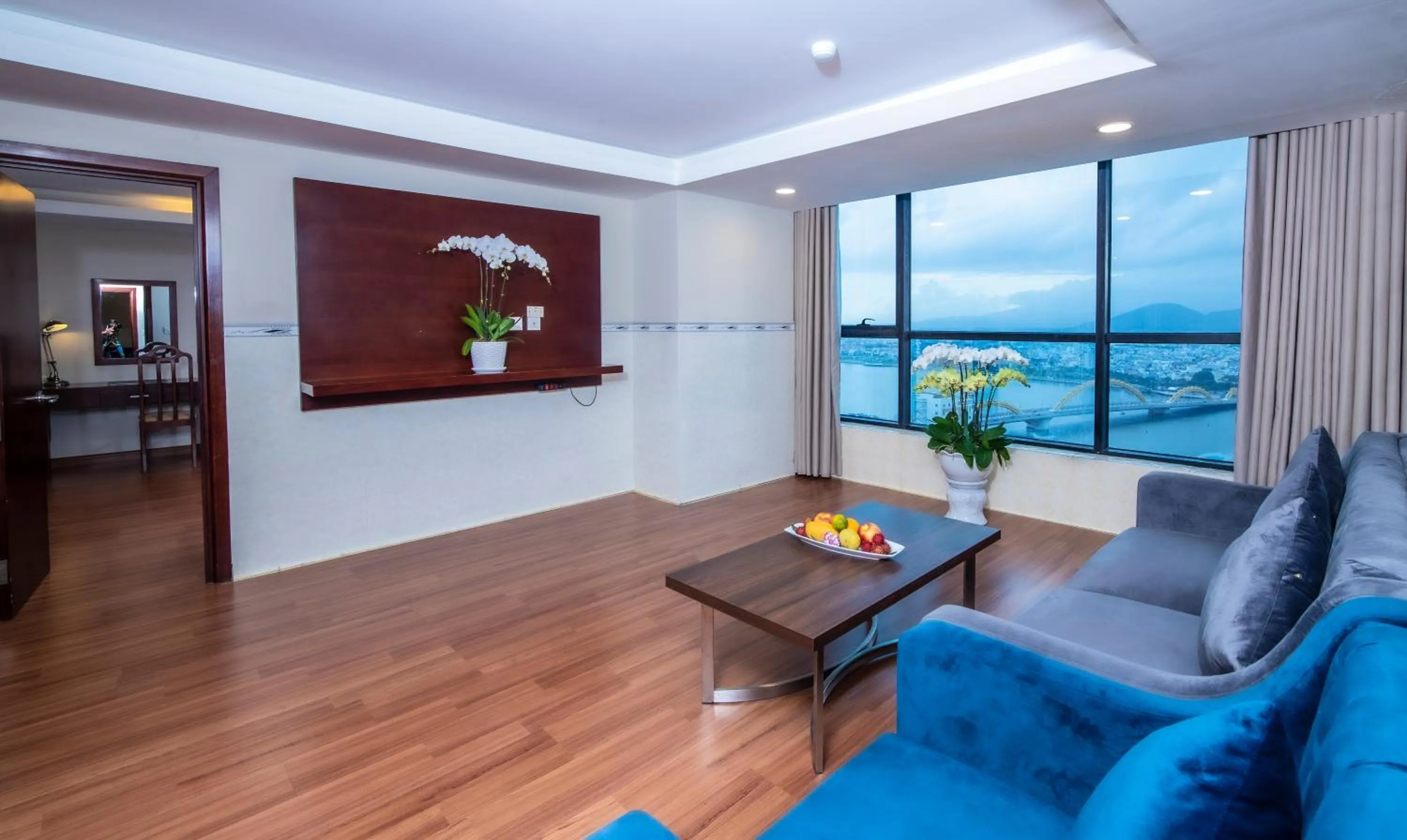 Living room in Muong Thanh Grand Da Nang Hotel