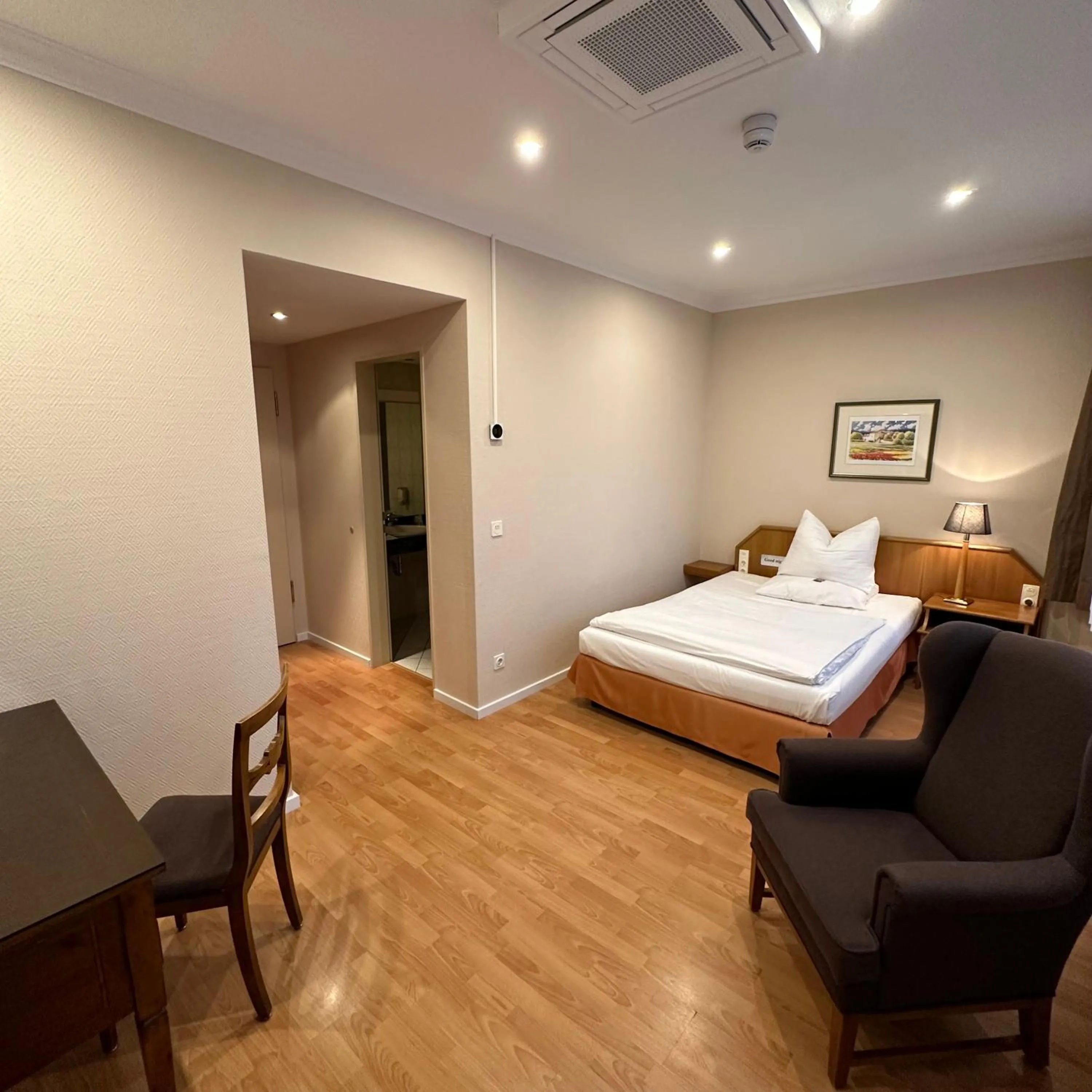 Photo of the whole room, Bed in Hotel Ratswaage