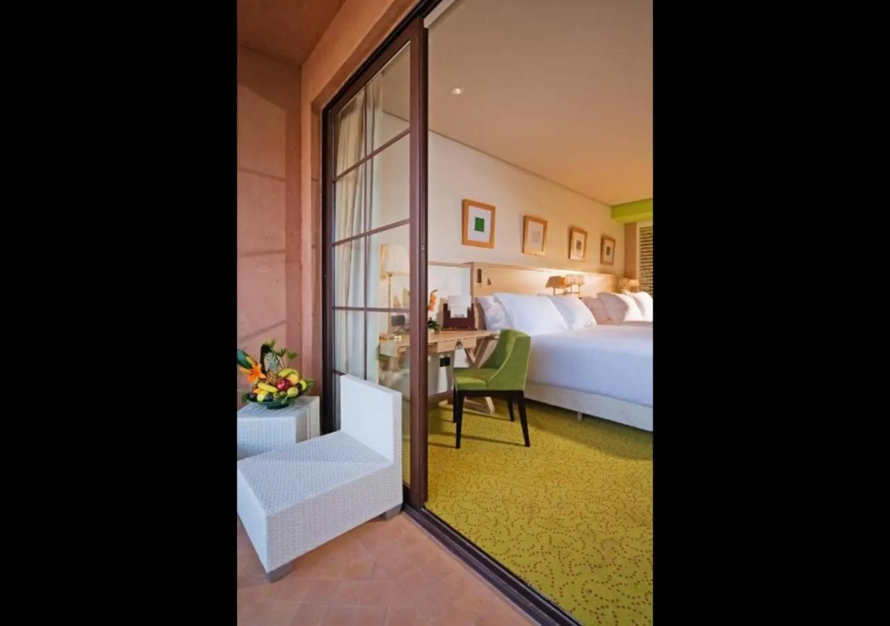 Bedroom, Bed in Golf Club Rotana Palmeraie