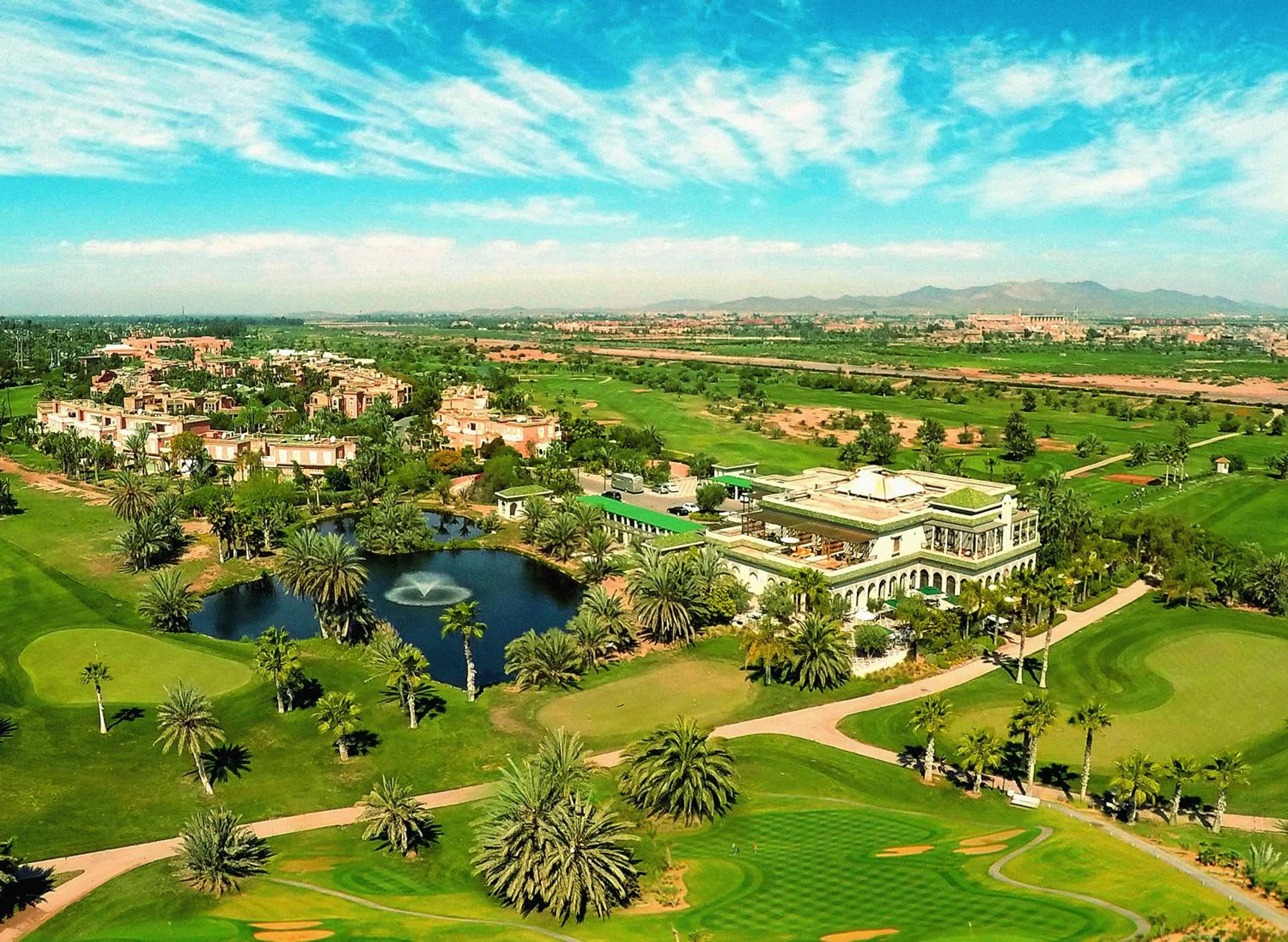Property building, Bird's-eye View in Golf Club Rotana Palmeraie