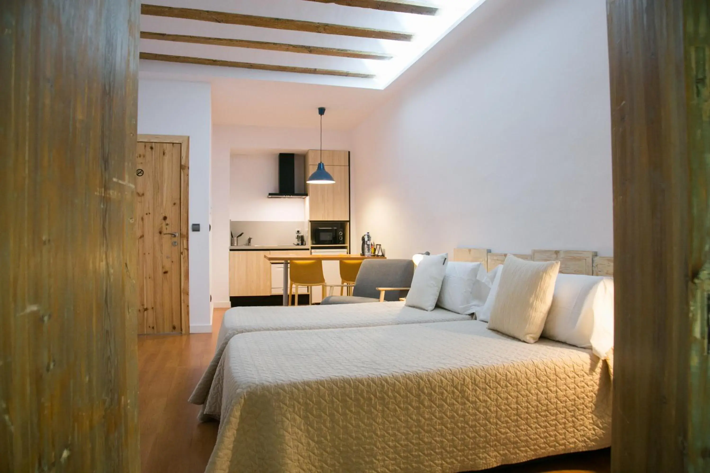 Studio Apartment - single occupancy in Las Coles Apartasuites Studio Apartment - single occupancy in Las Coles Apartasuites