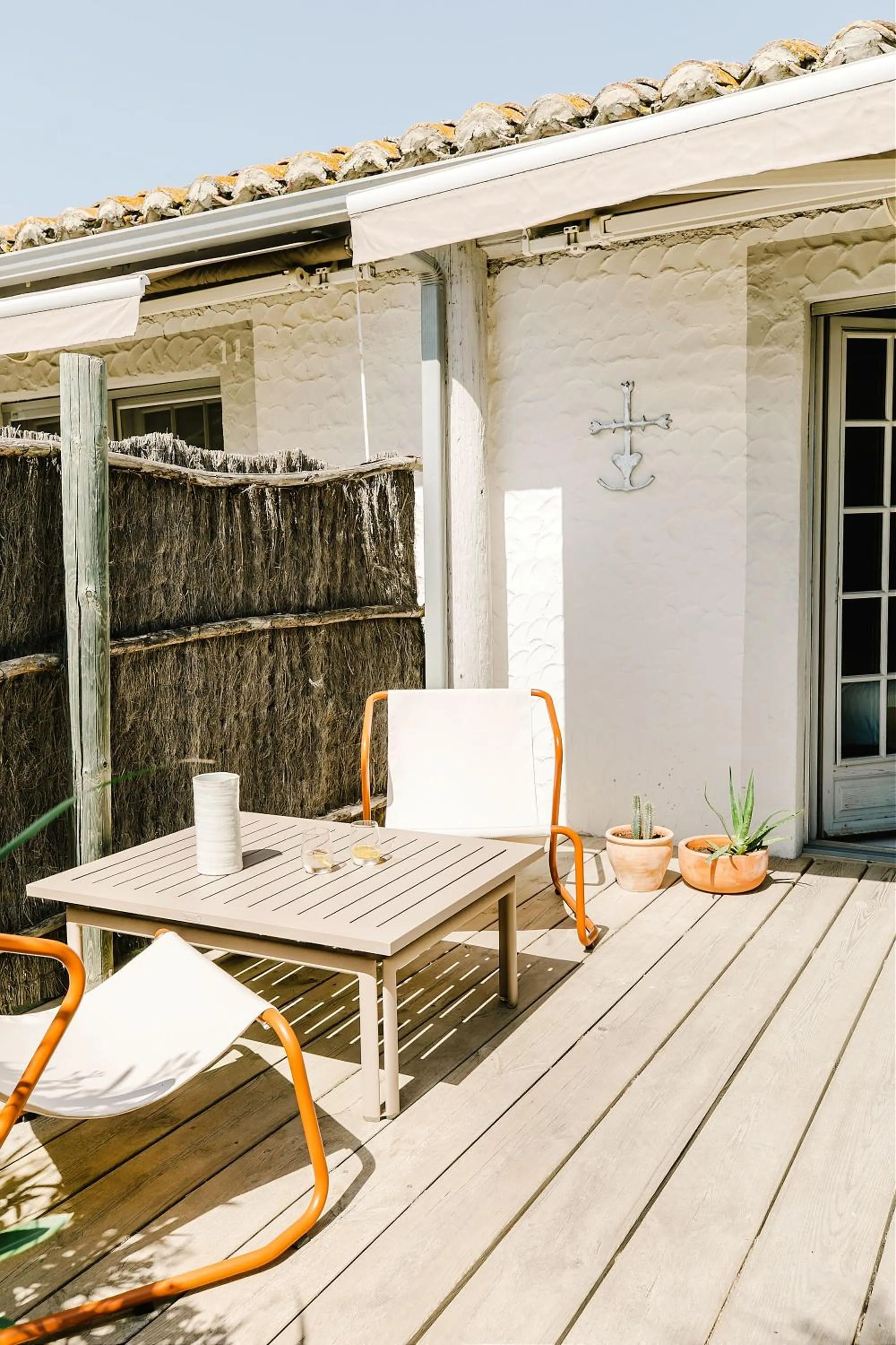 Patio in Hôtel Restaurant Les Arnelles
