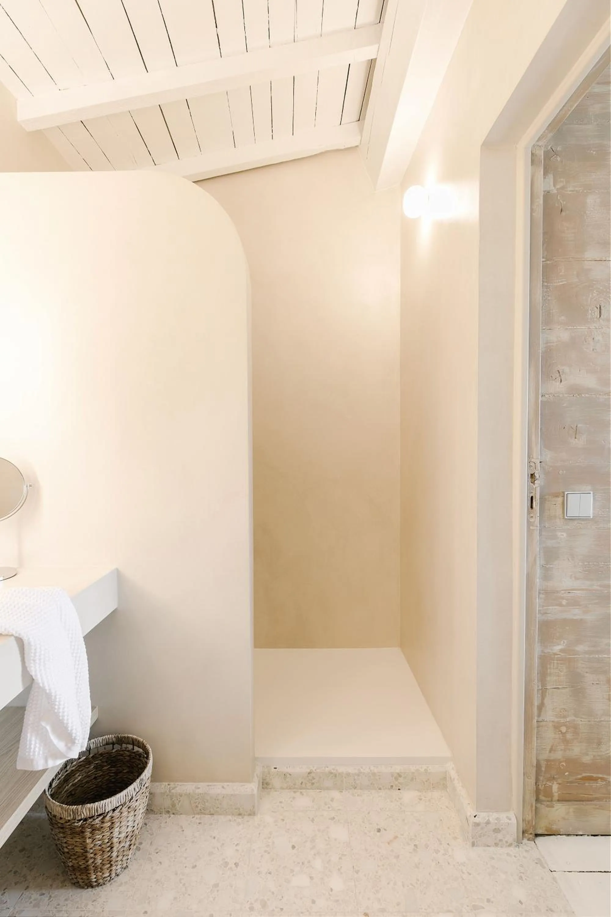 Bathroom in Hôtel Restaurant Les Arnelles